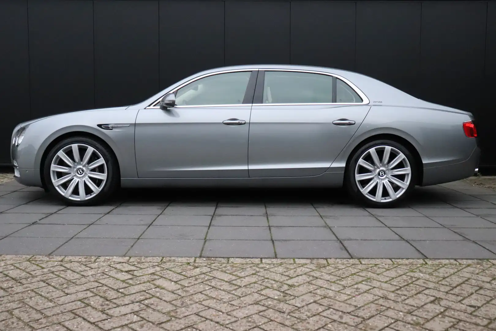 Bentley Flying Spur 6.0 W12 | LEDER | SCHUIFDAK | KERAMISCH | NAIM SOU Grijs - 2