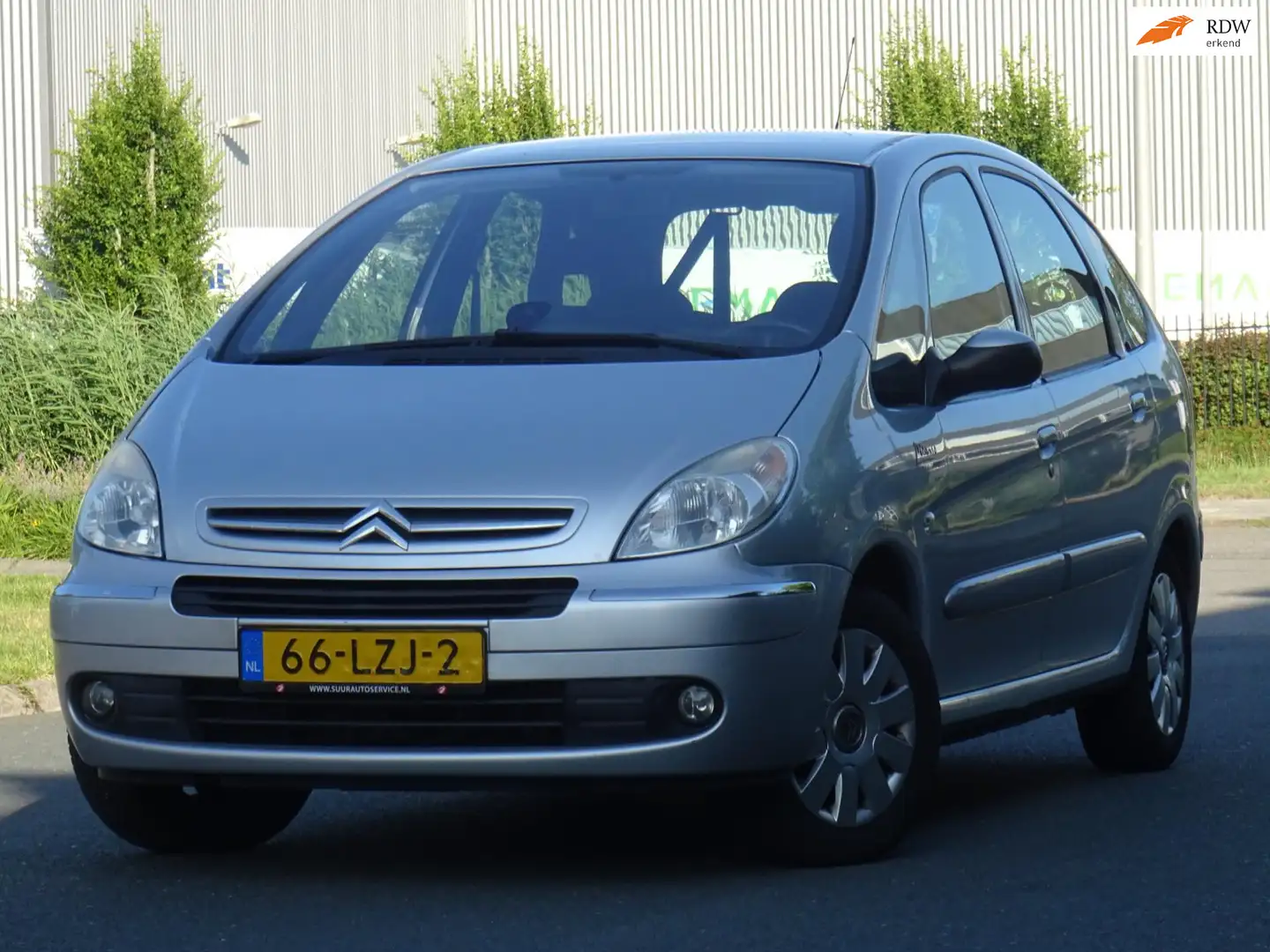 Citroen Xsara Picasso 2.0i-16V AUTOMAAT NAVI/PDC/APK 09-2026 Gris - 1