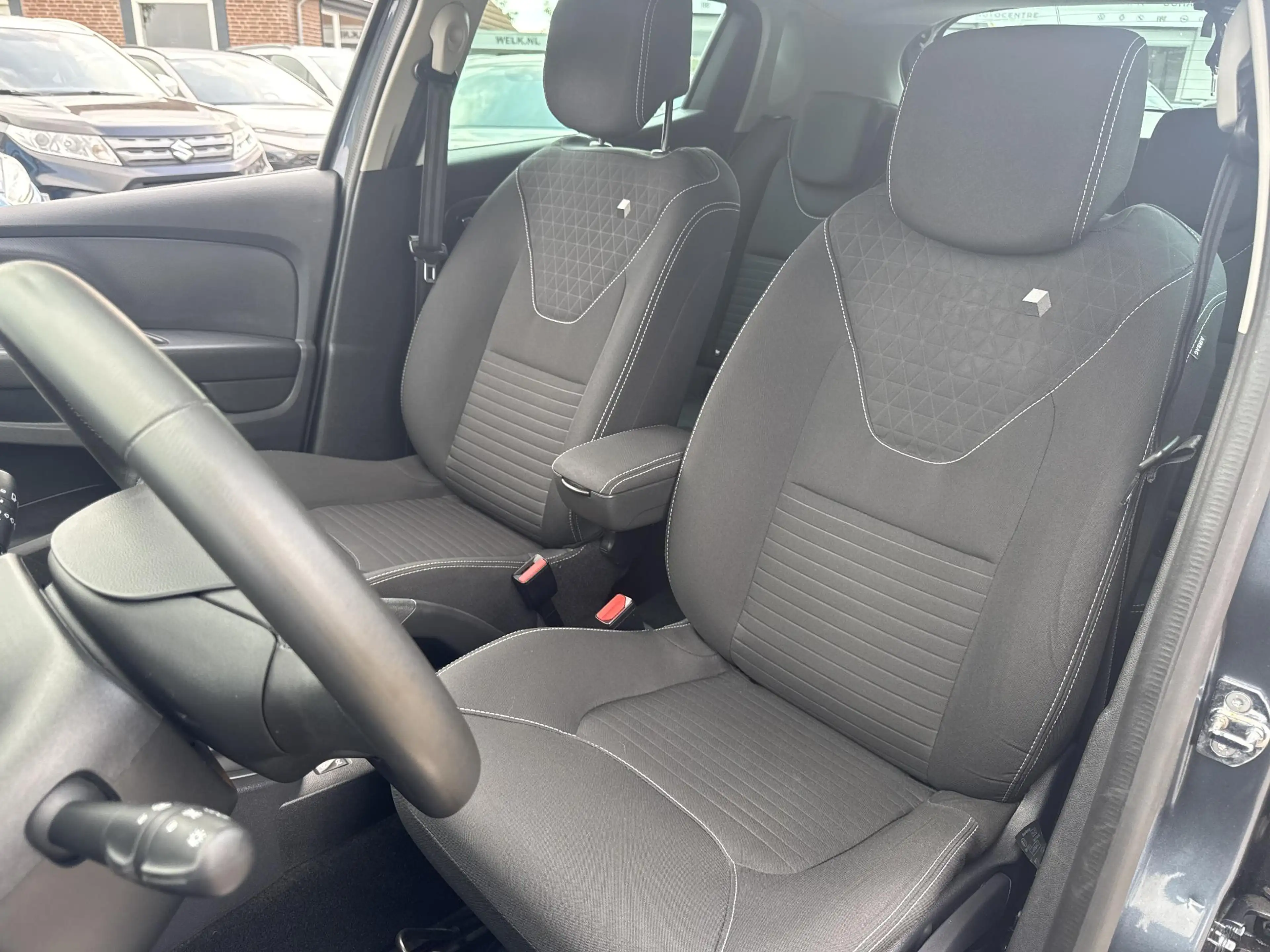 Renault Clio 0.9 TCe Limited — photo 14