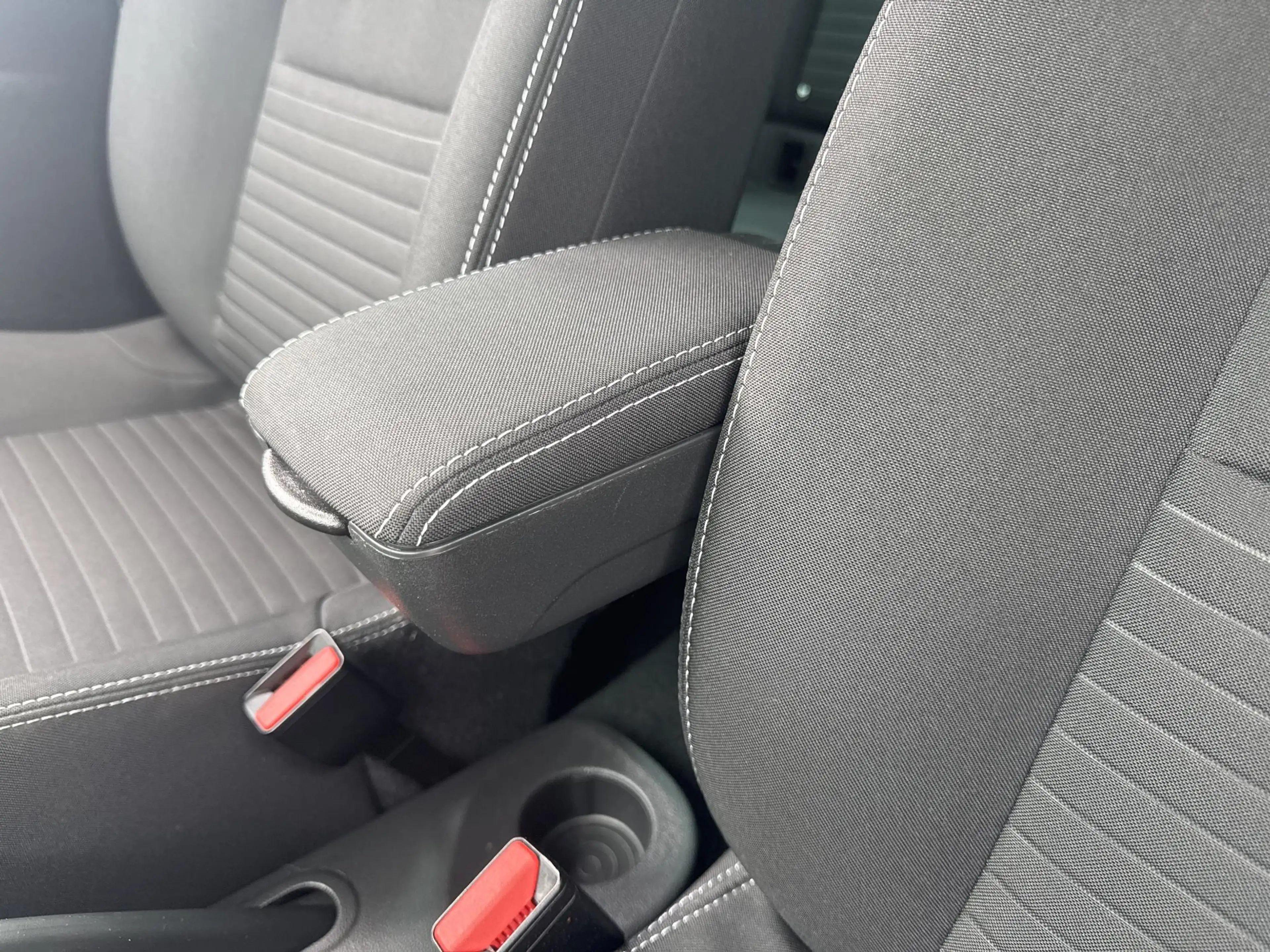 Renault Clio 0.9 TCe Limited — photo 15