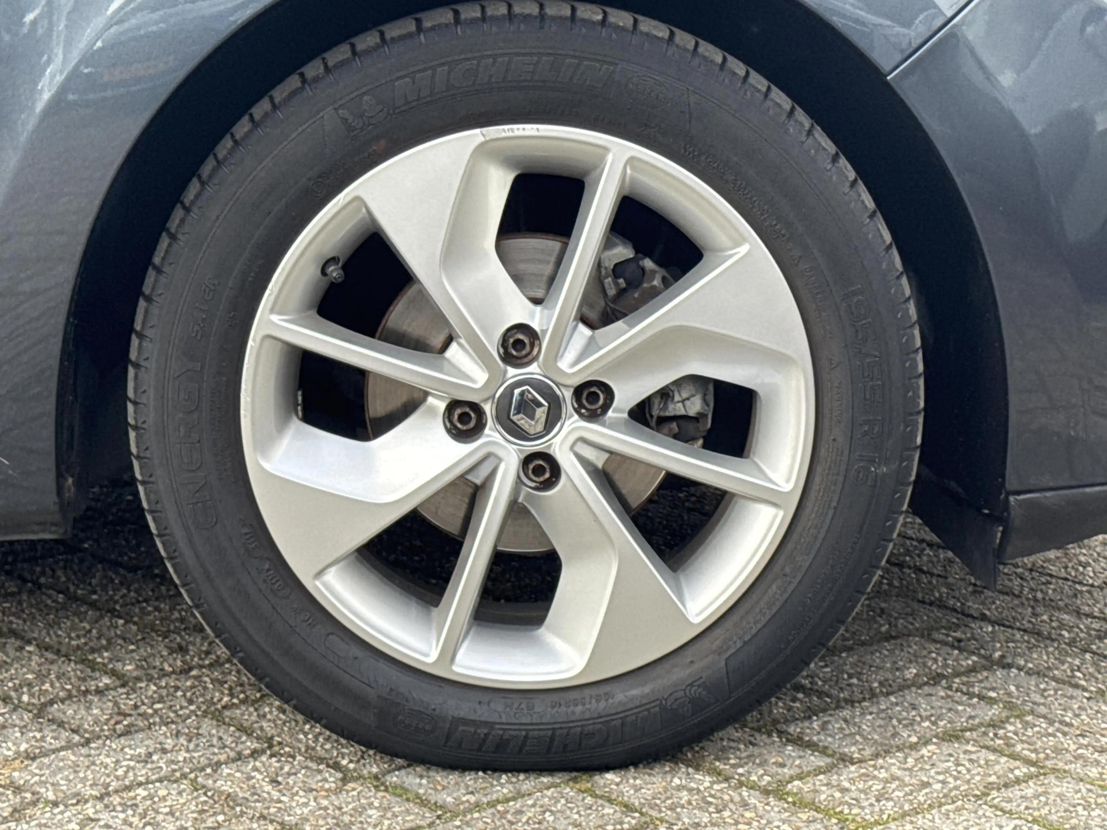 Renault Clio 0.9 TCe Limited — photo 9