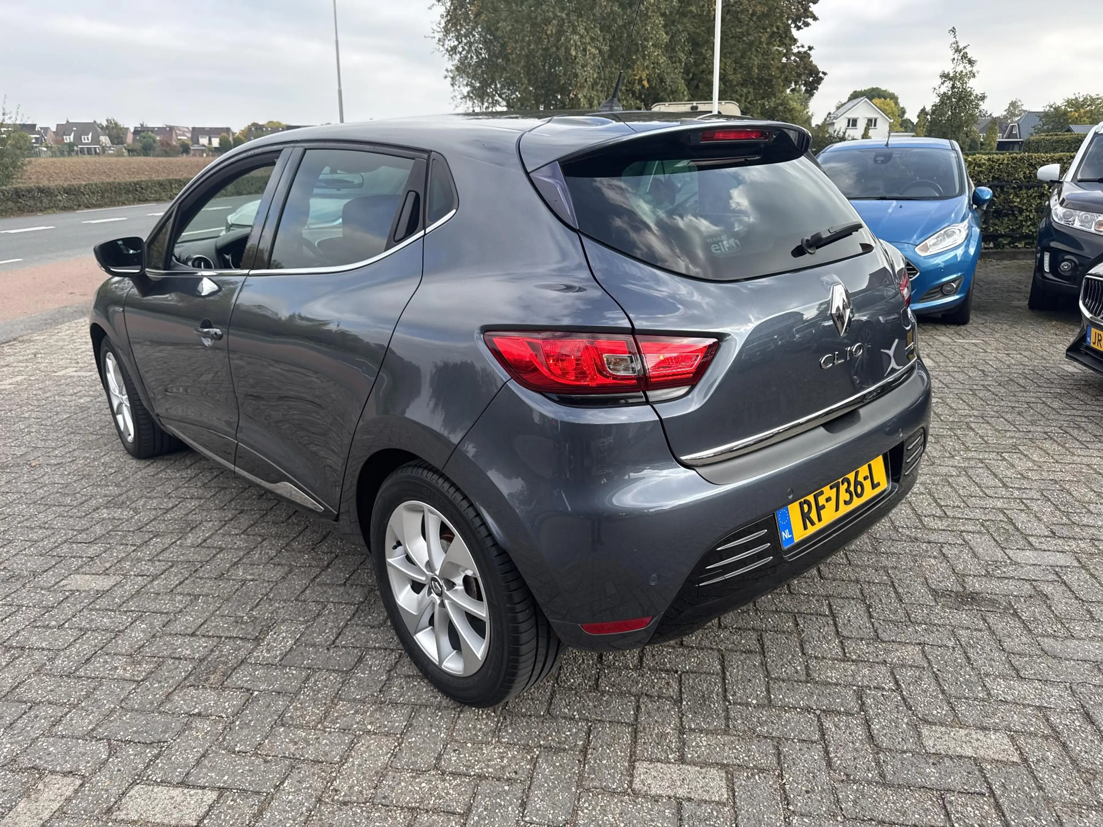 Renault Clio 0.9 TCe Limited — photo 3
