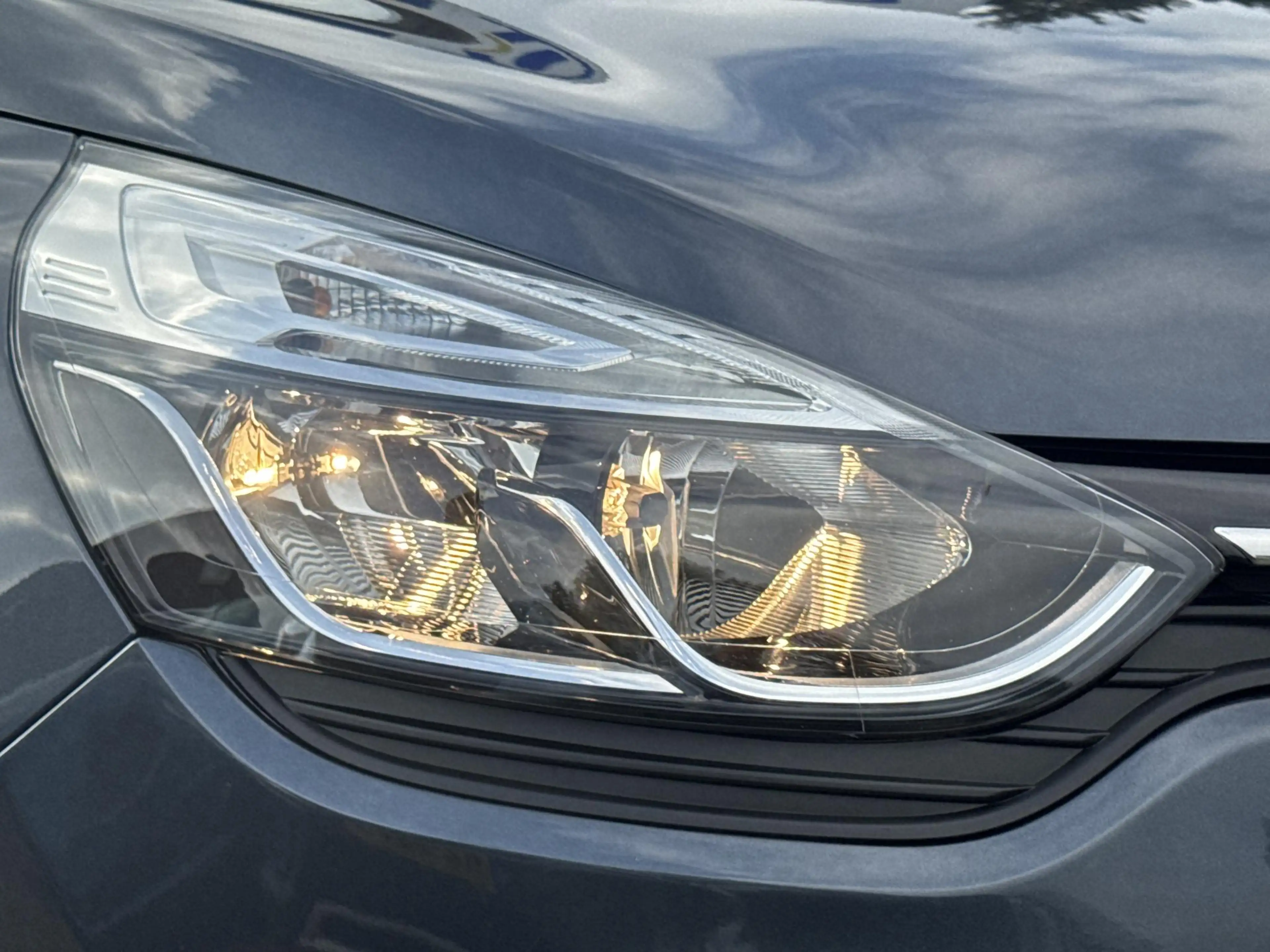 Renault Clio 0.9 TCe Limited — photo 8