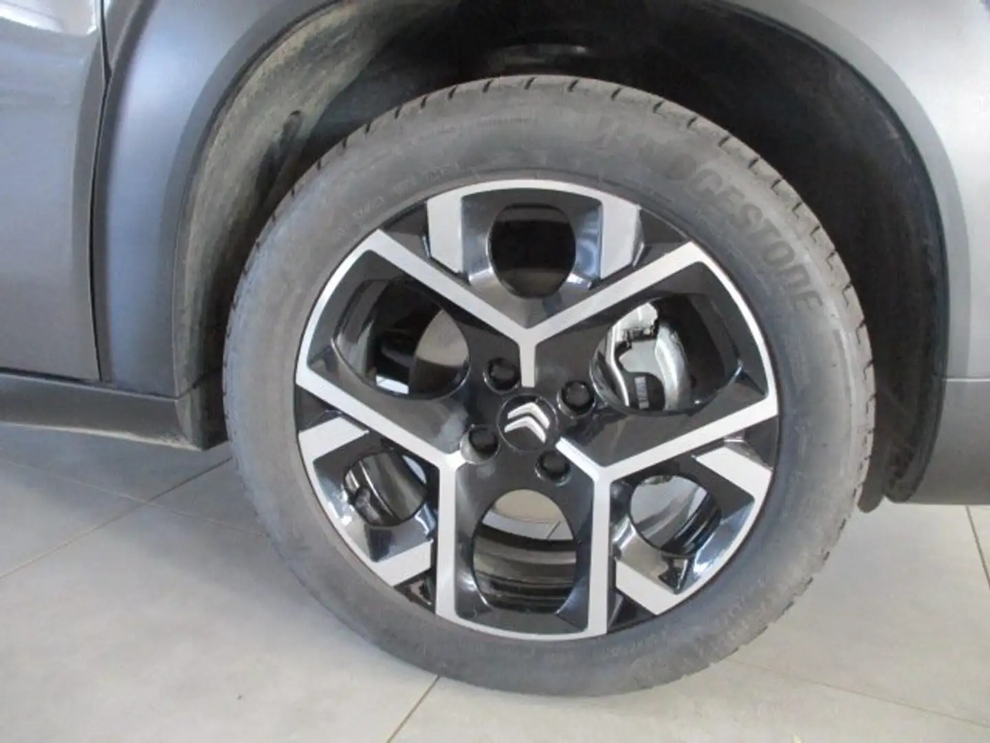 Citroen C3 Aircross 1.2 puretech Shine Pack EAT6 130CV Grigio - 2