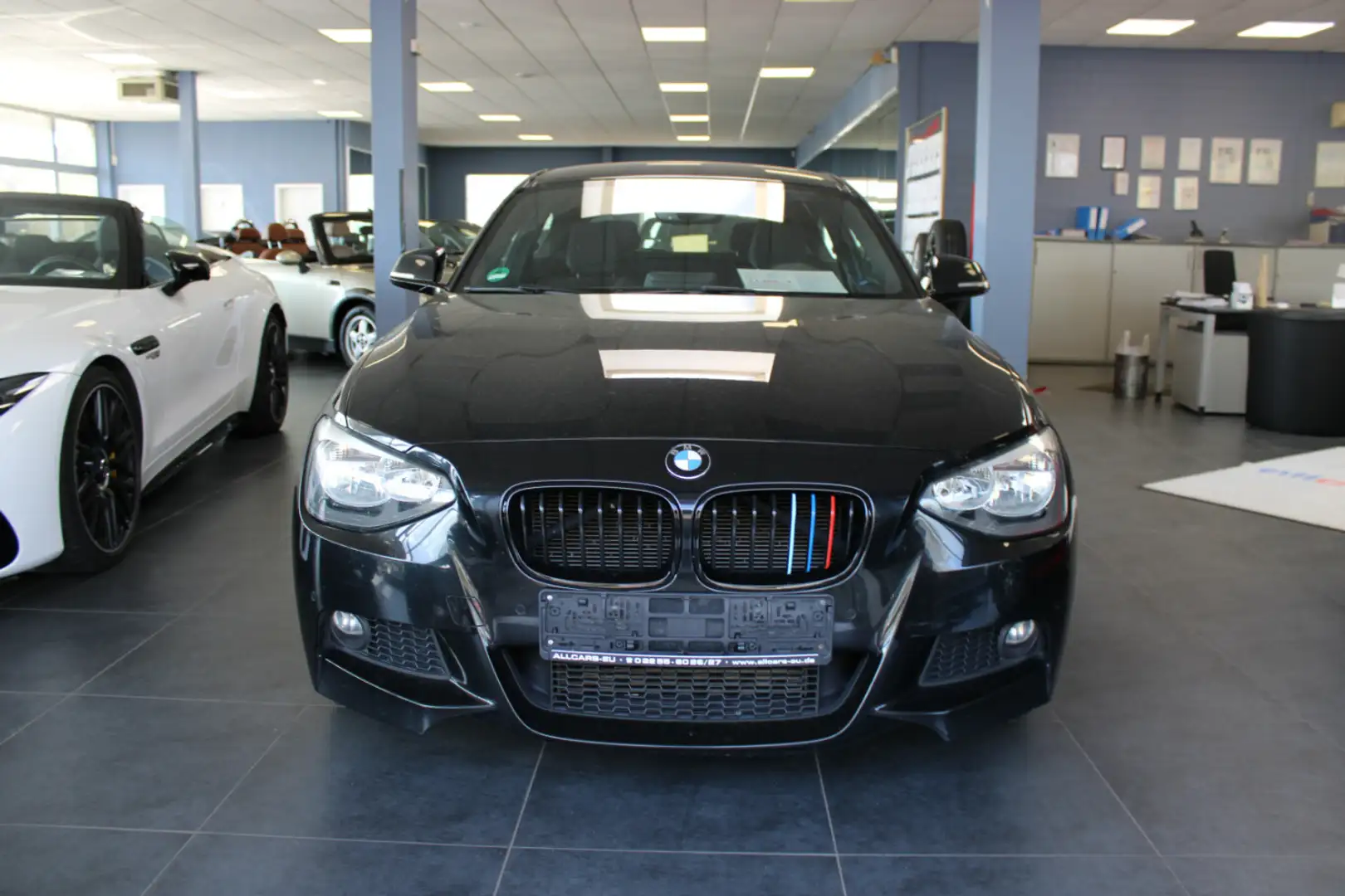 BMW 118 118i - M Sportpaket - Navi - SHZ - Schwarz - 2