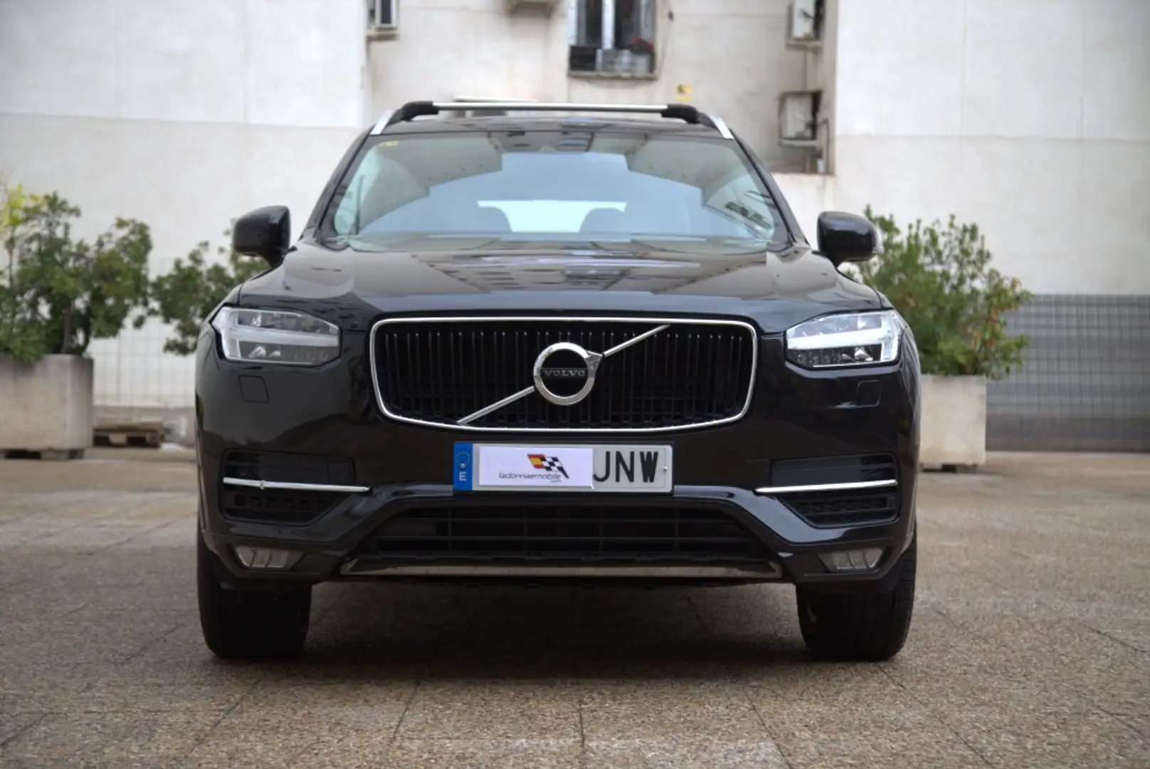 Volvo XC90 D5 Momentum AWD 225 Aut. Noir - 1