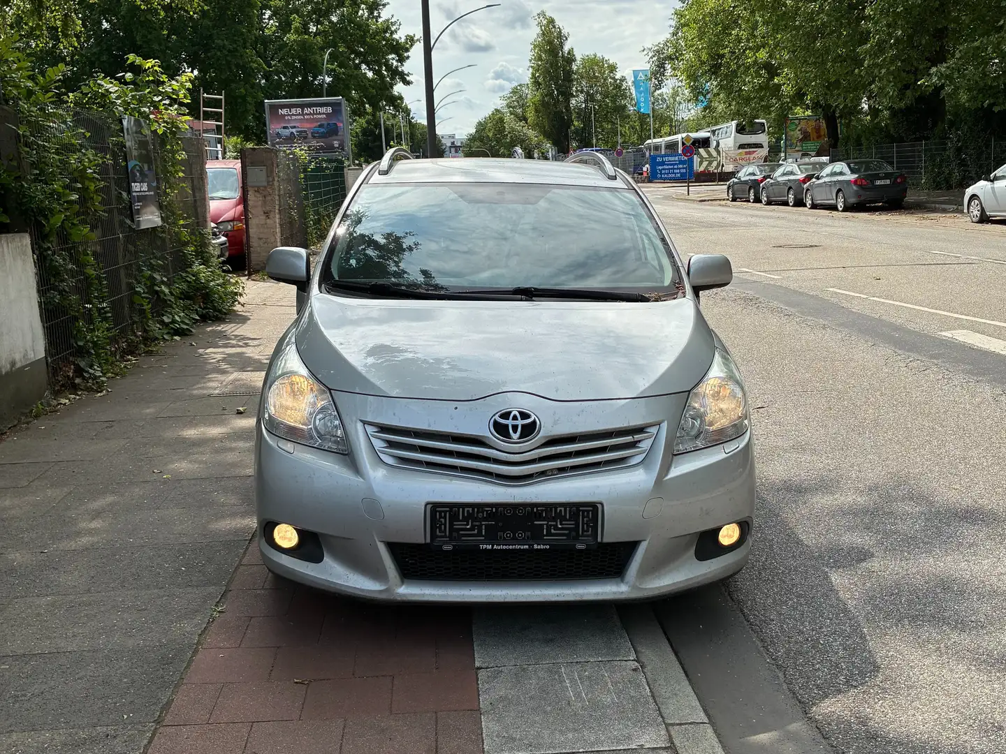 Toyota Verso Toyota Verso Sportsvan D4D 2012 Stříbrná - 1
