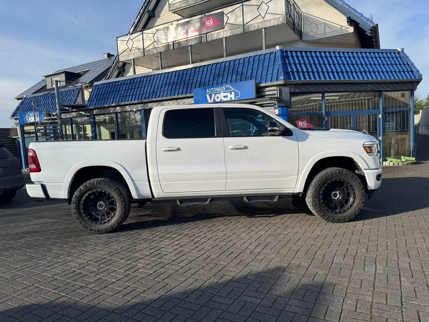 Dodge RAM Laramie / Höherlegung Blanco - 2
