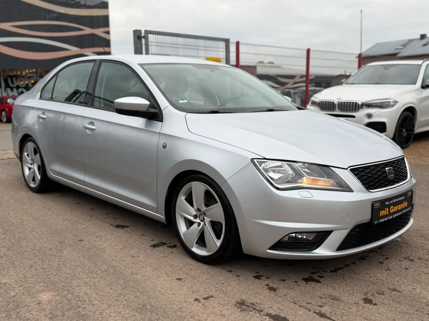 SEAT Toledo 1.6 TDi Navi+SHZ+Tempomat+Freisprecheinr. Silber - 2