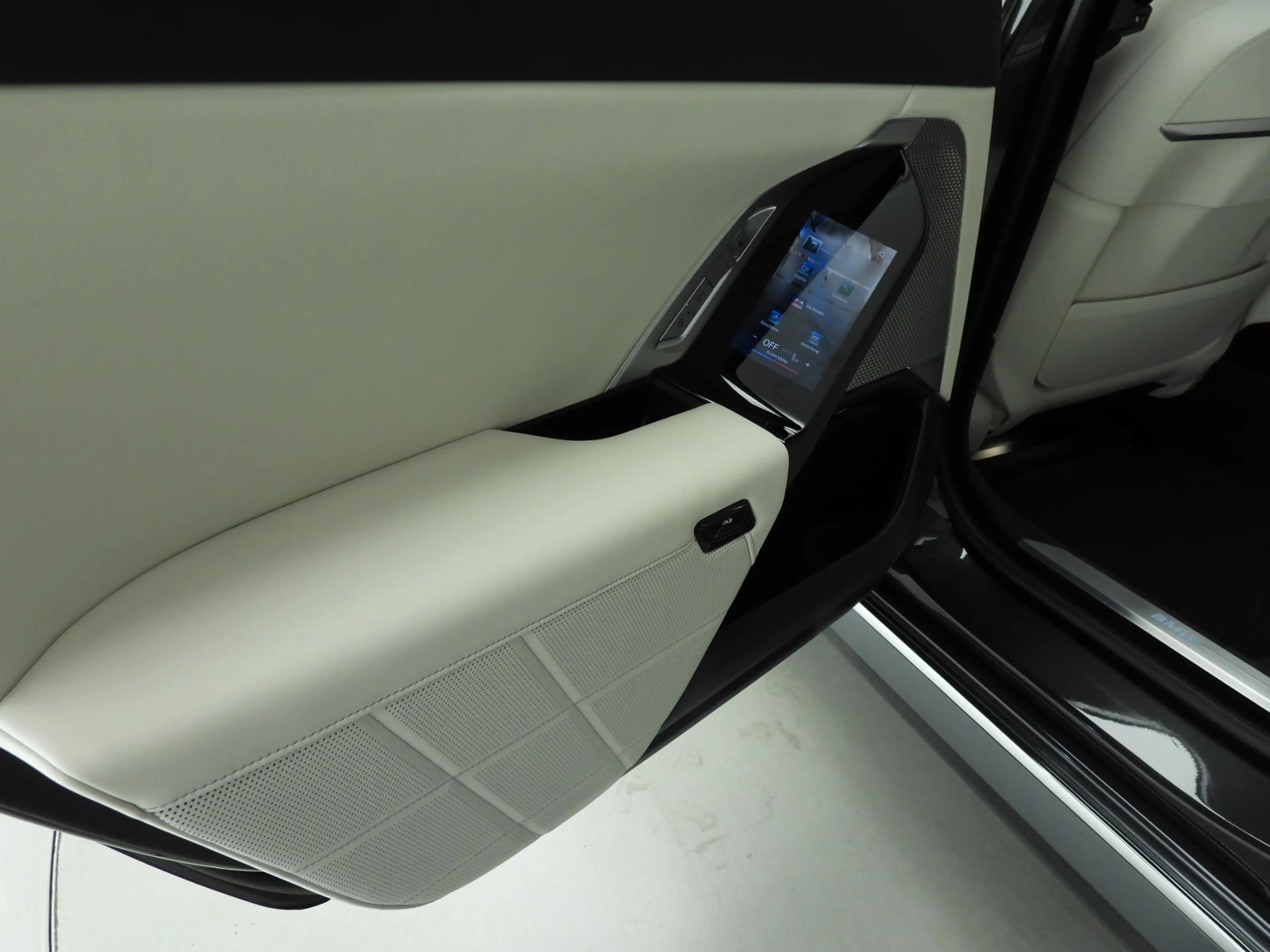 BMW 750 7-serie 750e xDrive | LED | Leder | HUD | Active c — photo 10
