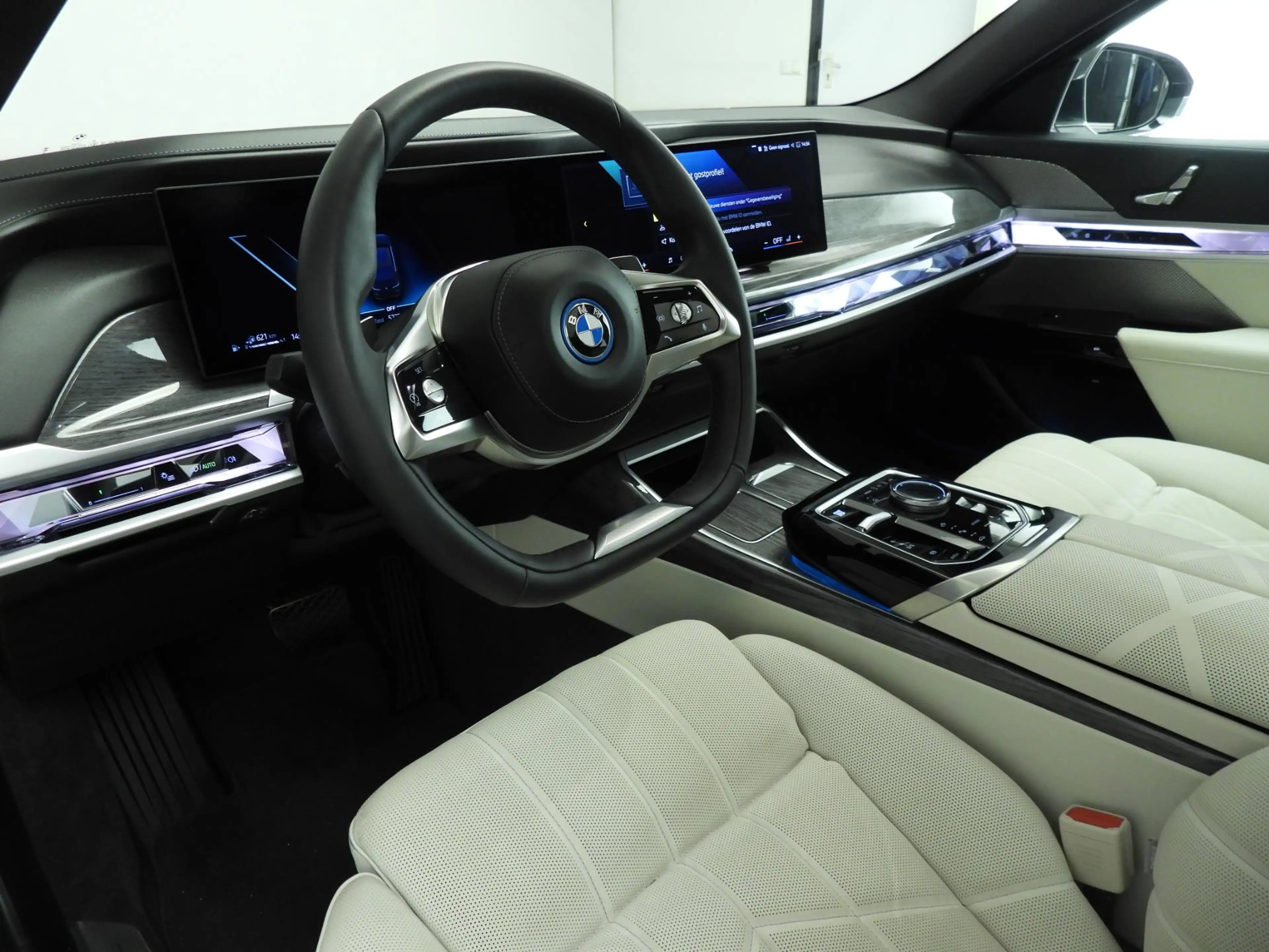 BMW 750 7-serie 750e xDrive | LED | Leder | HUD | Active c — photo 3