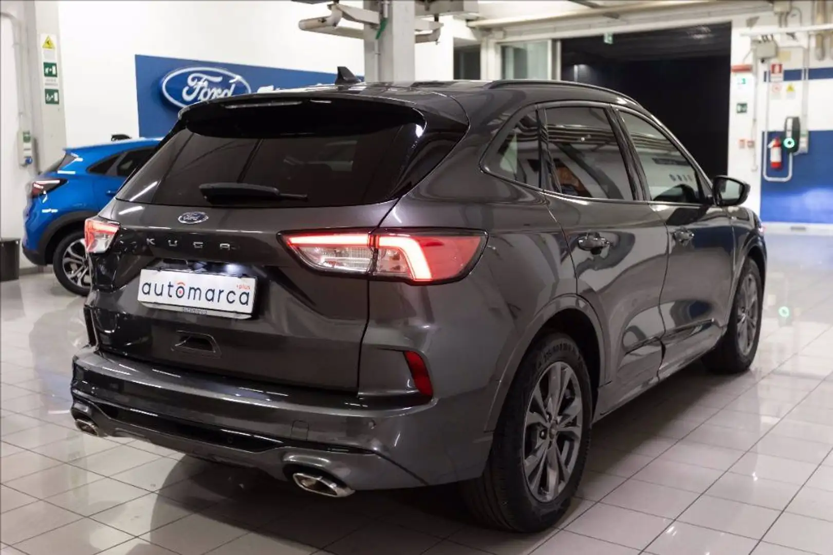 Ford Kuga 1.5 ecoblue ST-Line 2wd 120cv Grigio - 2