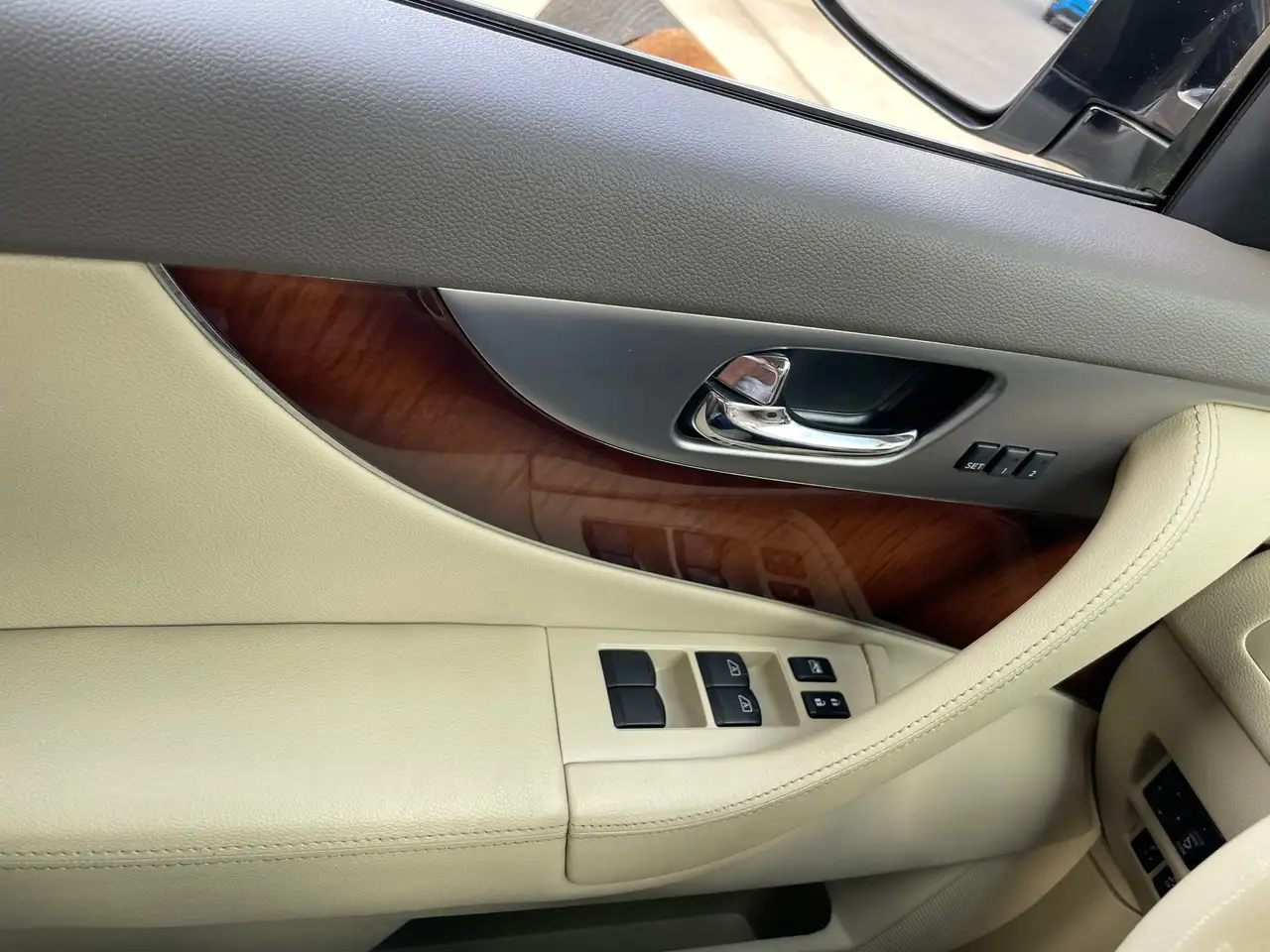 Infiniti FX снимка Infiniti FX