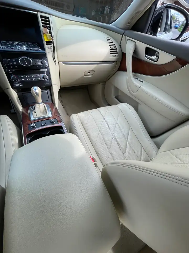 Infiniti FX снимка Infiniti FX