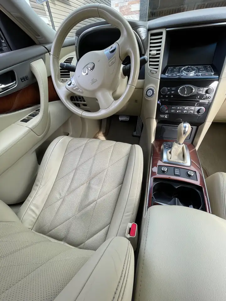 Infiniti FX снимка Infiniti FX
