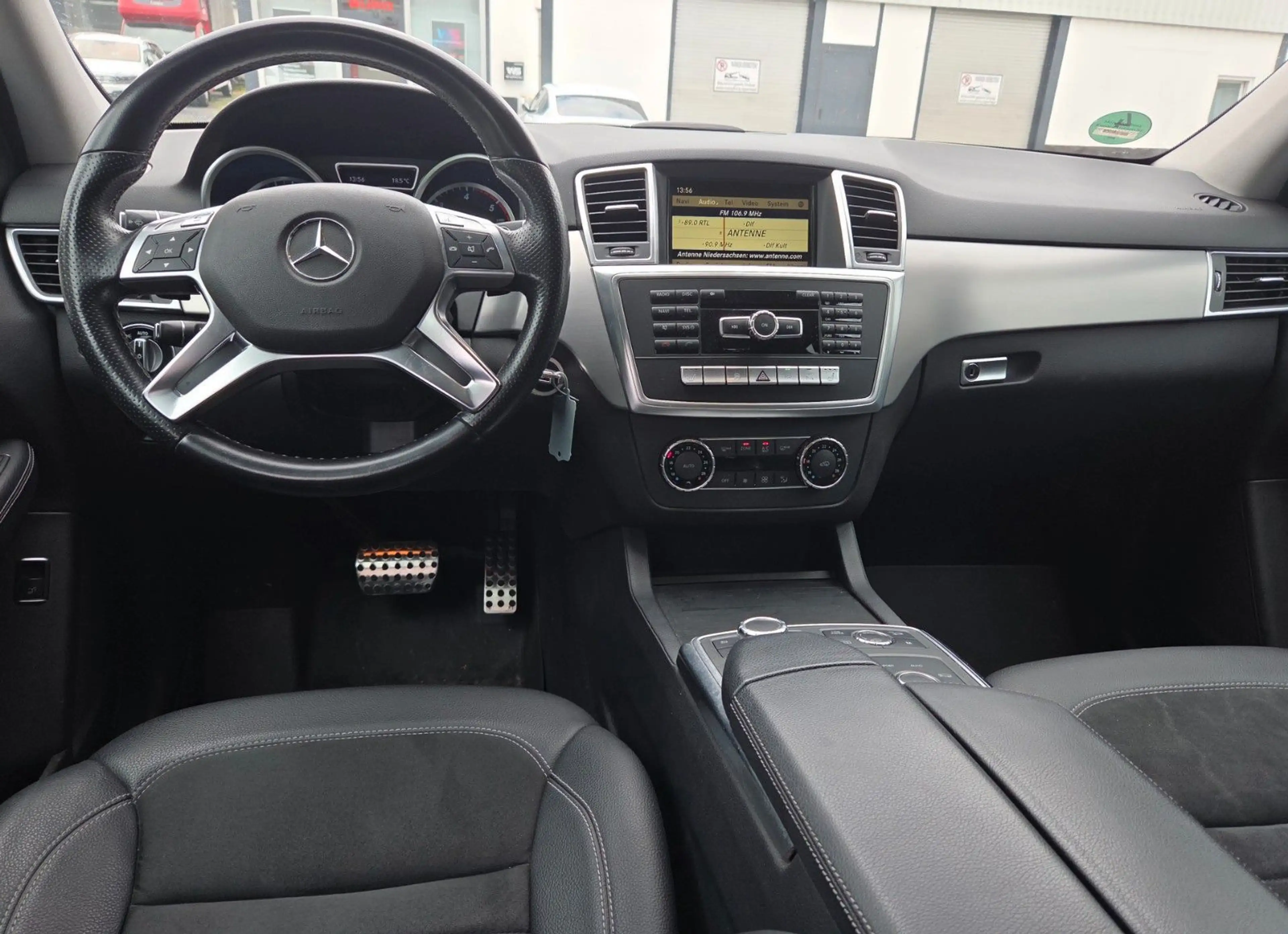 Mercedes-Benz ML 350 CDI BlueTec 4Matic On/Offroad ACC LED — photo 10