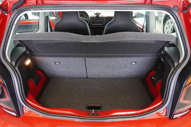 Volkswagen up! view 10