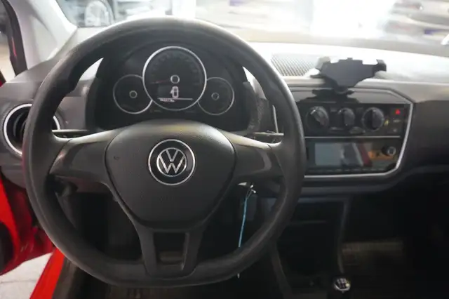 Volkswagen up! view 11