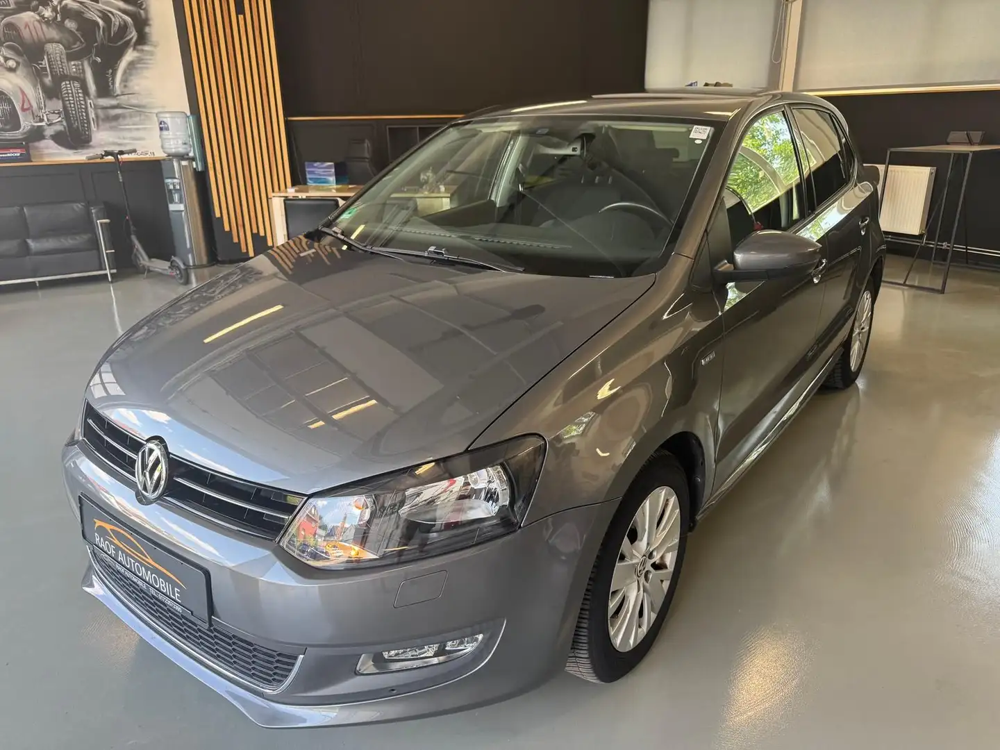 Volkswagen Polo 1.2 TSI DSG NAVI RADIO TEMPOMAT Grau - 1