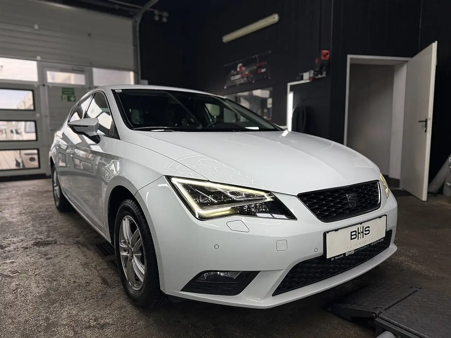 SEAT Leon Style 1,6 TDI CR Start-Stopp DSG Weiß - 2