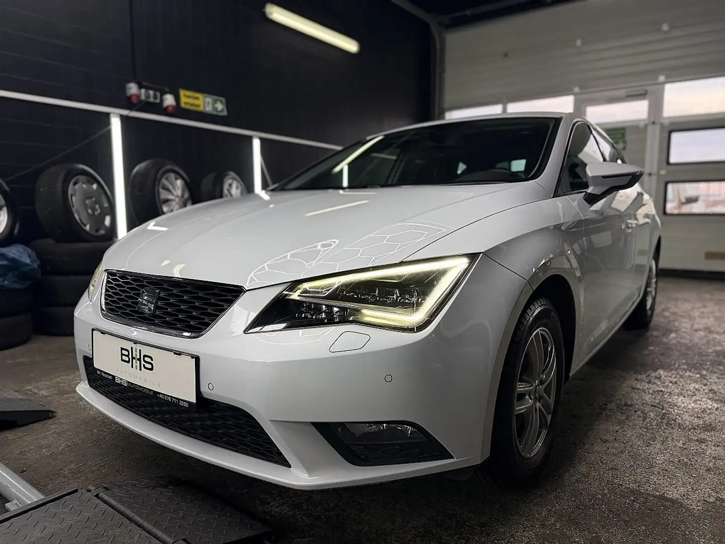 SEAT Leon Style 1,6 TDI CR Start-Stopp DSG Weiß - 1