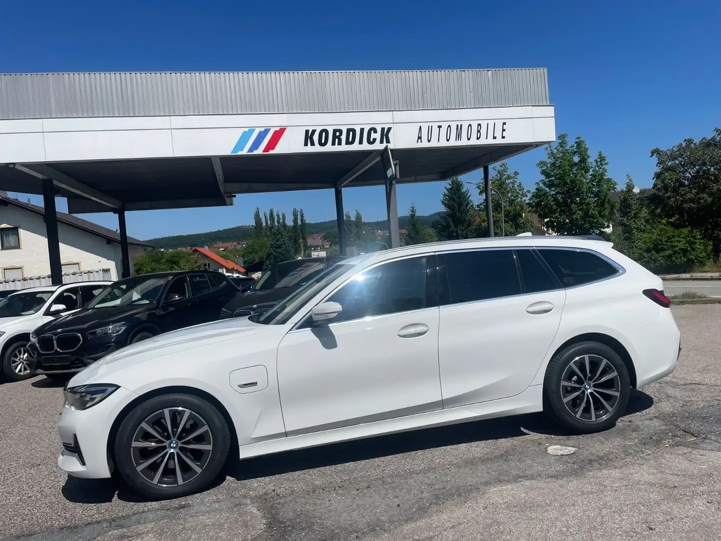 BMW 320 e TOURING G21 "LUXURY LINE"/AHK/SPORTSITZ/SHZ Weiß - 1
