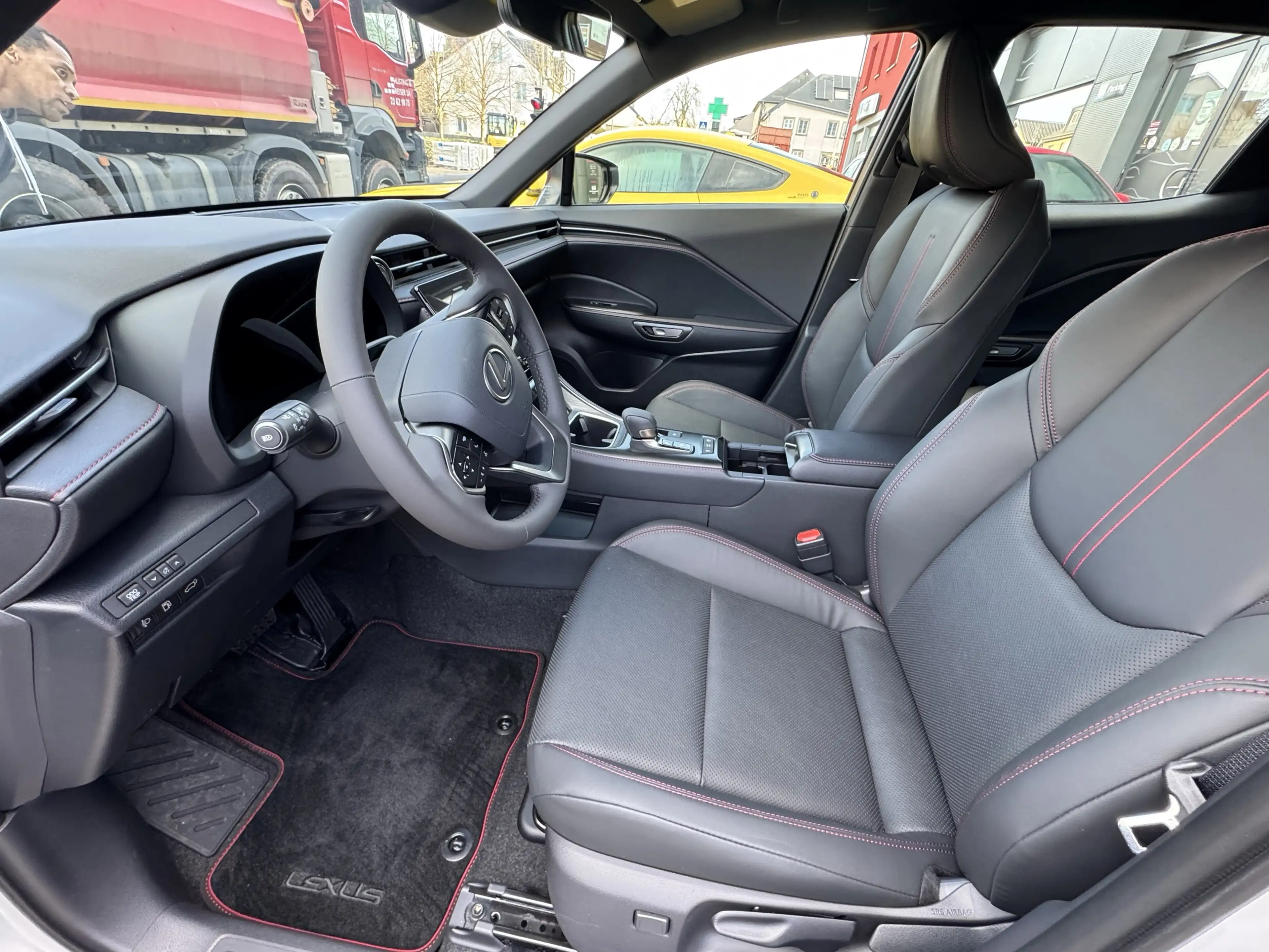Lexus LBX ELEGANT BLACK EDITION — photo 13