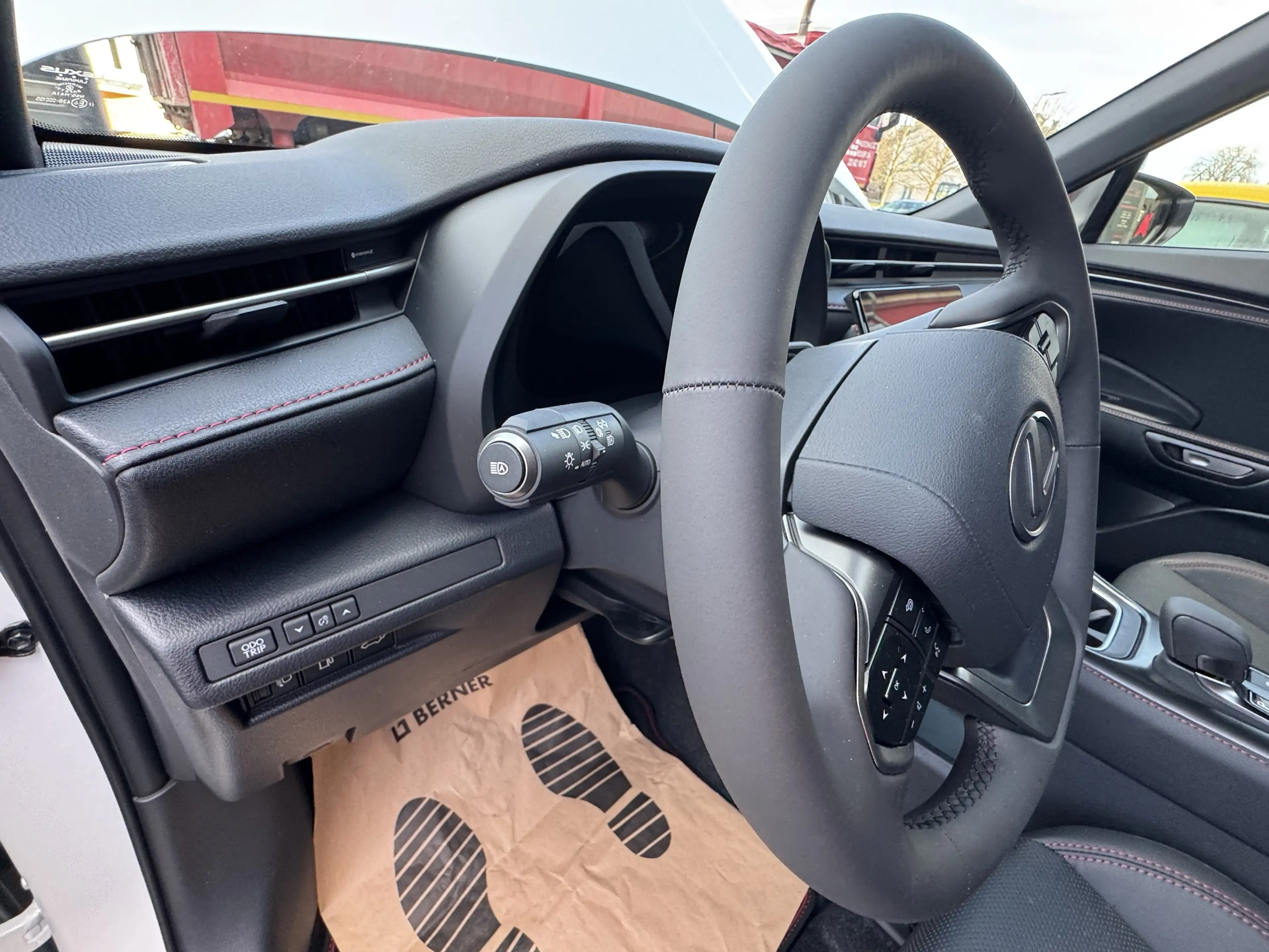 Lexus LBX ELEGANT BLACK EDITION — photo 15