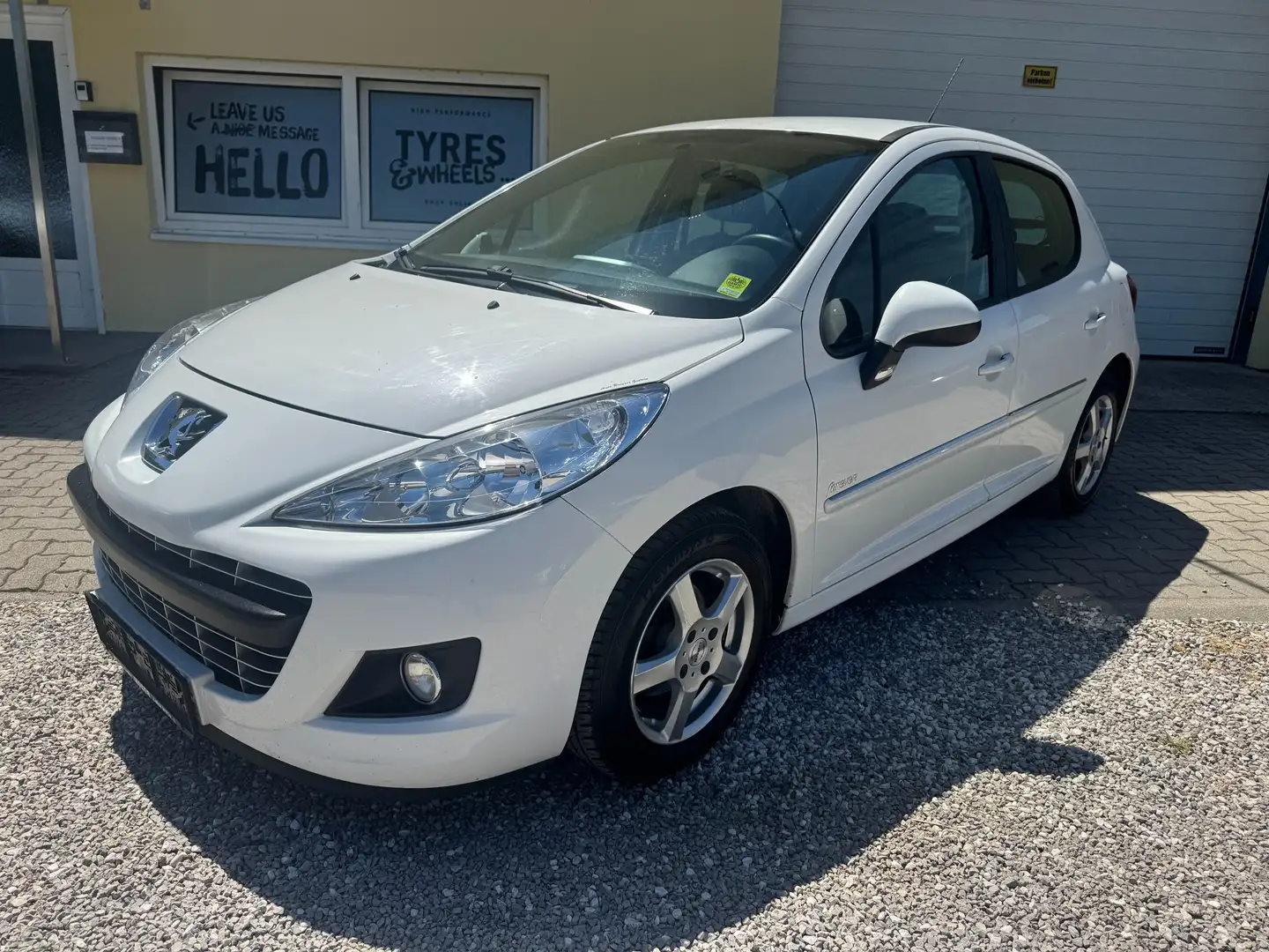Peugeot 207 Forever 1,4, Pickerl Neu *** Wit - 1