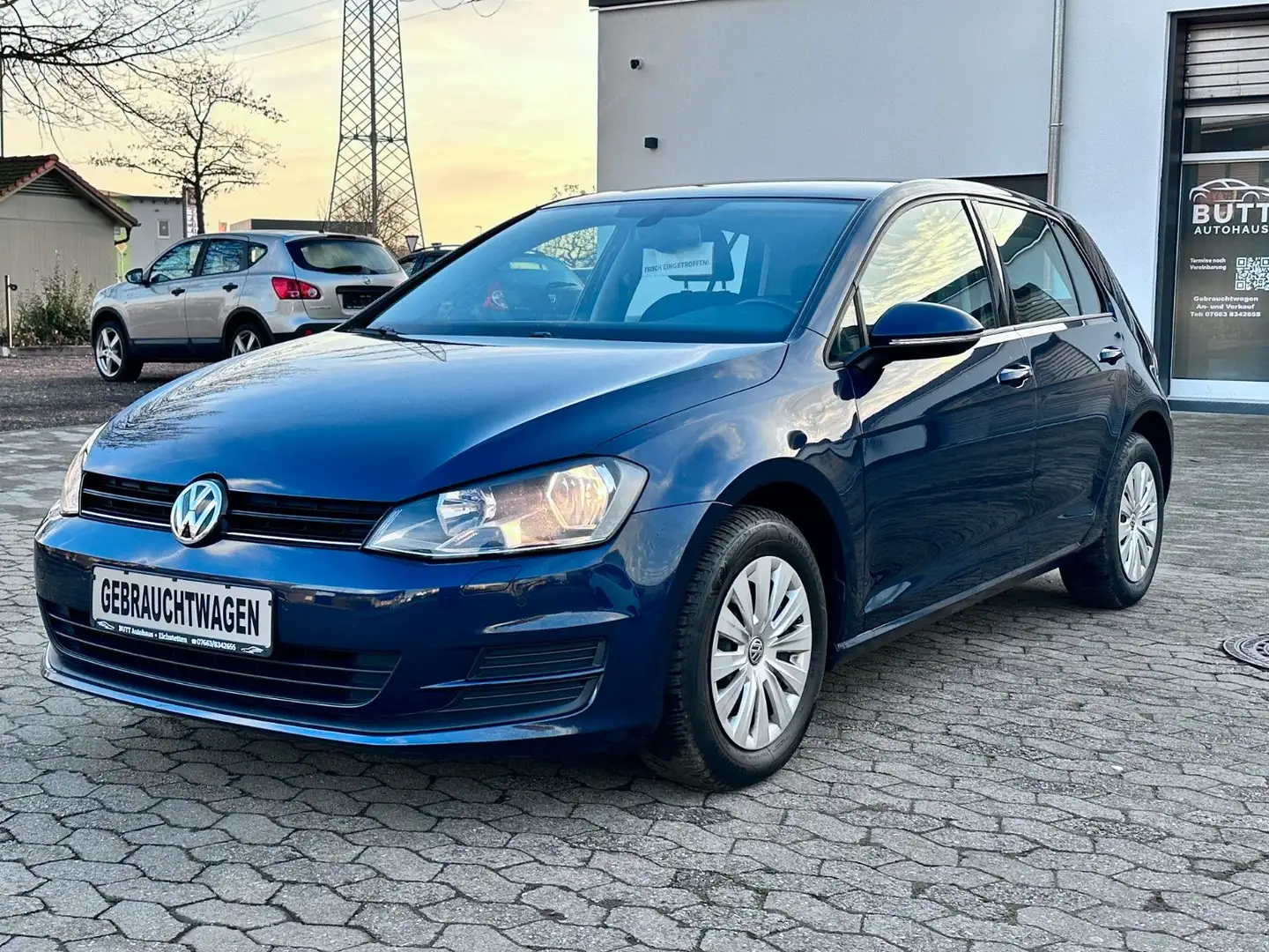 Volkswagen Golf VII Lim. Trendline BMT TÜV NEU Blau - 2