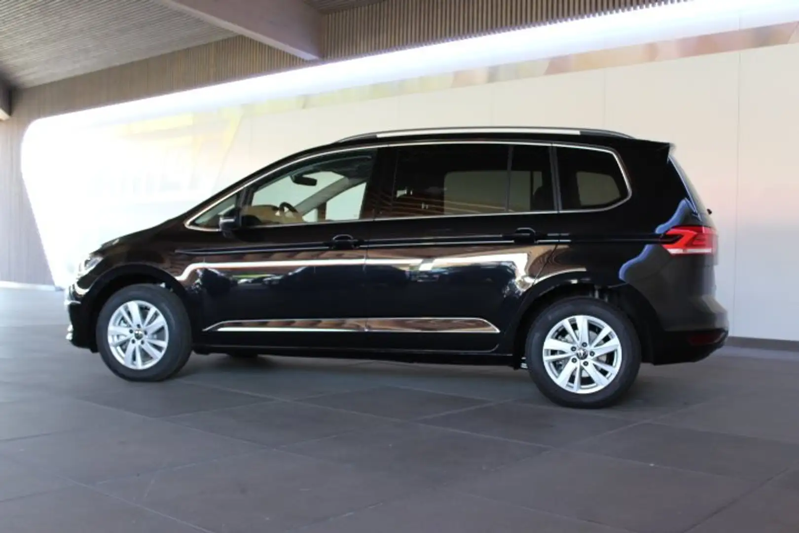Volkswagen Touran 1.5TSI DSG HIGHLINE IQ.LIGHT 7-SITZER KEYLESS Schwarz - 1