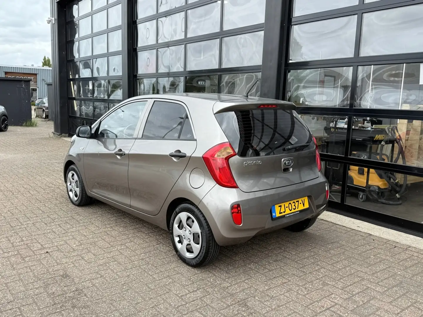 Kia Picanto 1.0 CVVT ISG Airco Grijs - 2