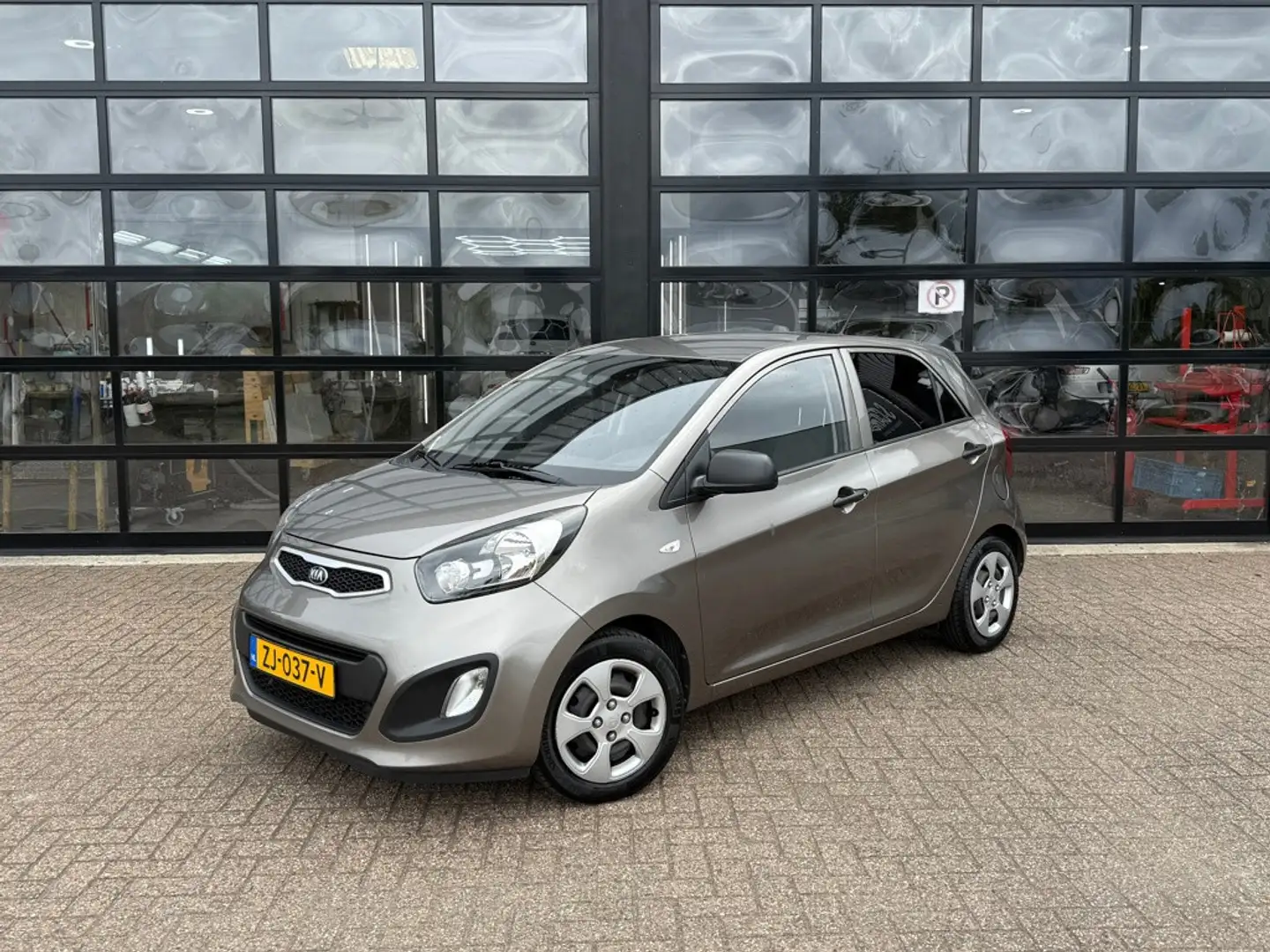 Kia Picanto 1.0 CVVT ISG Airco Grijs - 1