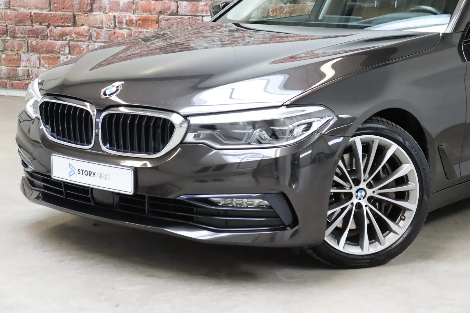 BMW 540 5 Serie Touring 540i xDrive High Executive Sport L Brun - 2