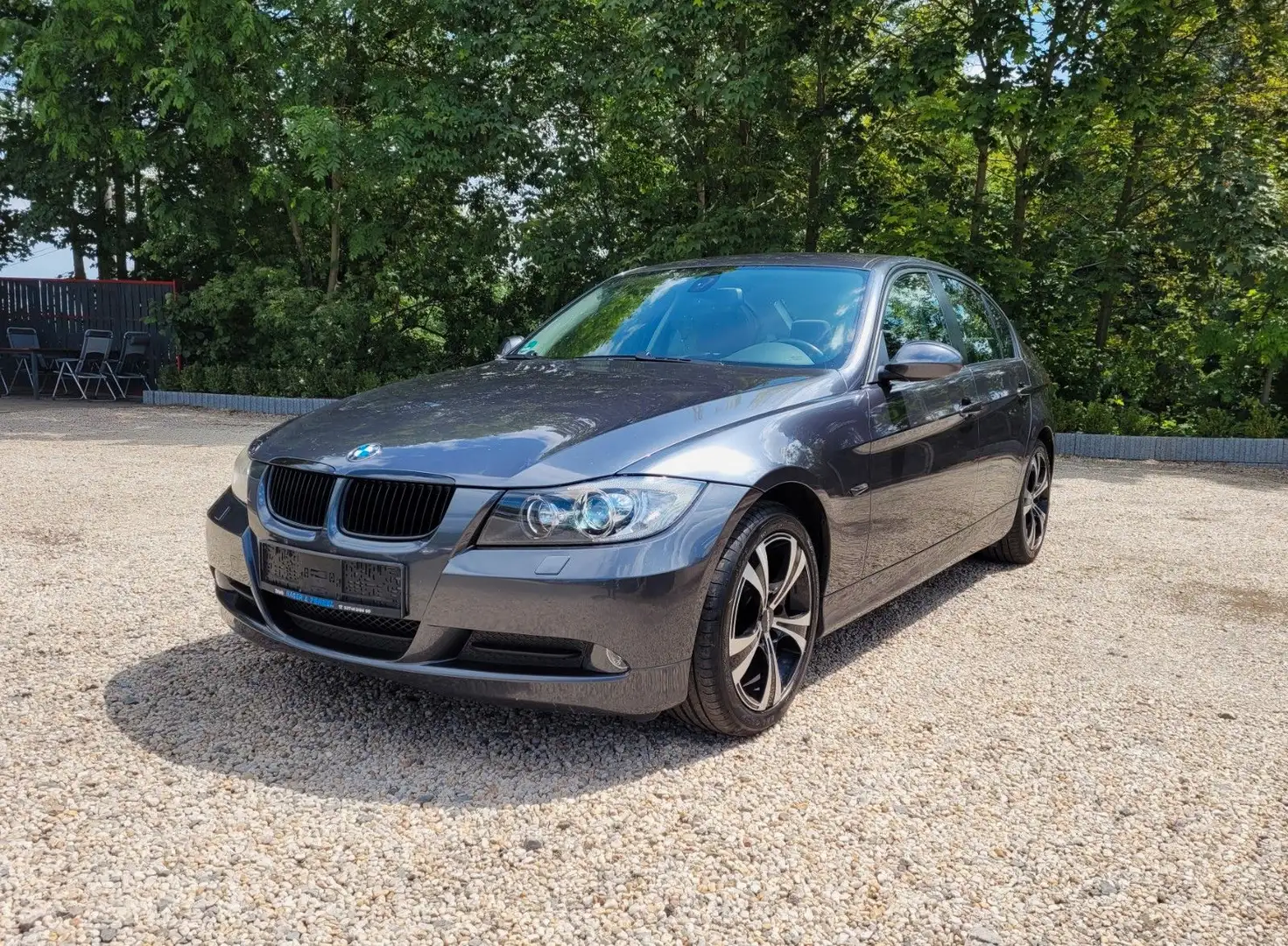 BMW 318 Baureihe 3 Lim. 318i Aut*Klima*SZH*Temp*8xLMF*HU Grau - 1