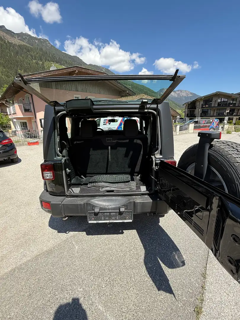 Jeep Wrangler Wrangler Sport 2,8 CRD Sport Чорний - 1