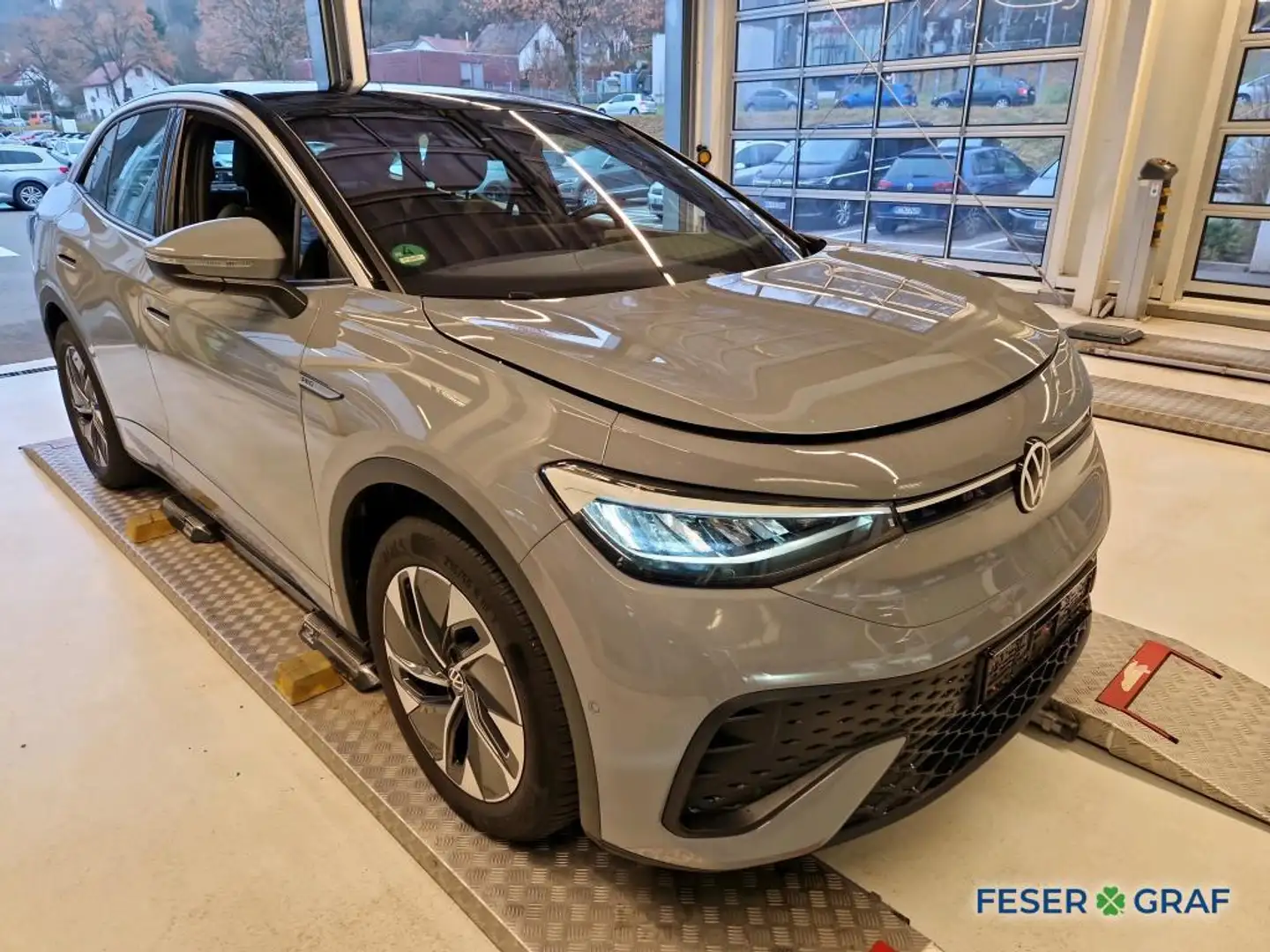 Volkswagen ID.5 Pro Performance AHK ACC 360° Keyless Memory Grau - 2