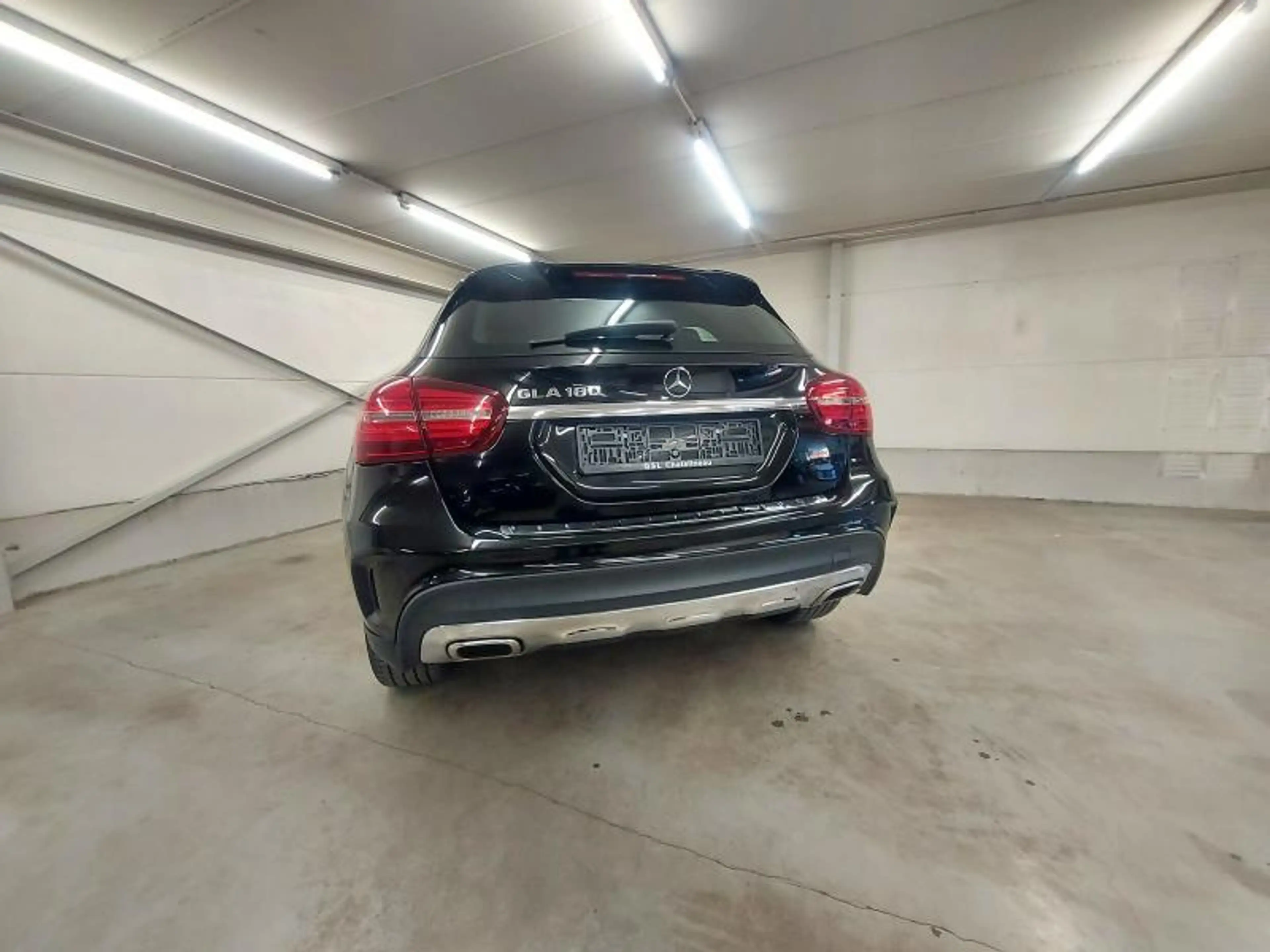 Mercedes-Benz GLA 180 1.6i 122cv *Boîte Auto*NAVI*CAMERA*CLIM*CRUISE* — photo 8