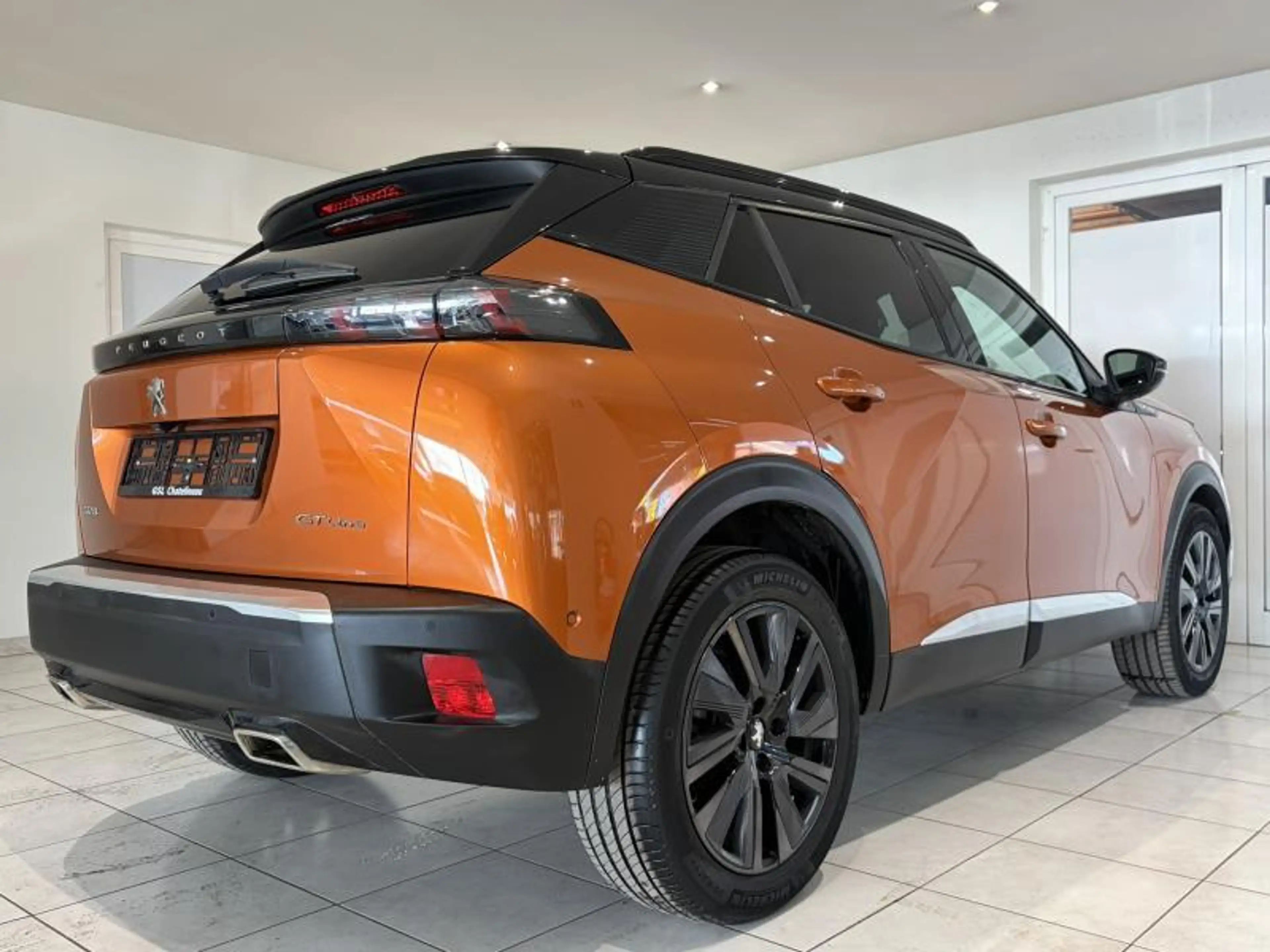 Peugeot 2008 1.2 130cv Orange Gt-Line 05/20 Clim/Capteurs/Cam/C — photo 6