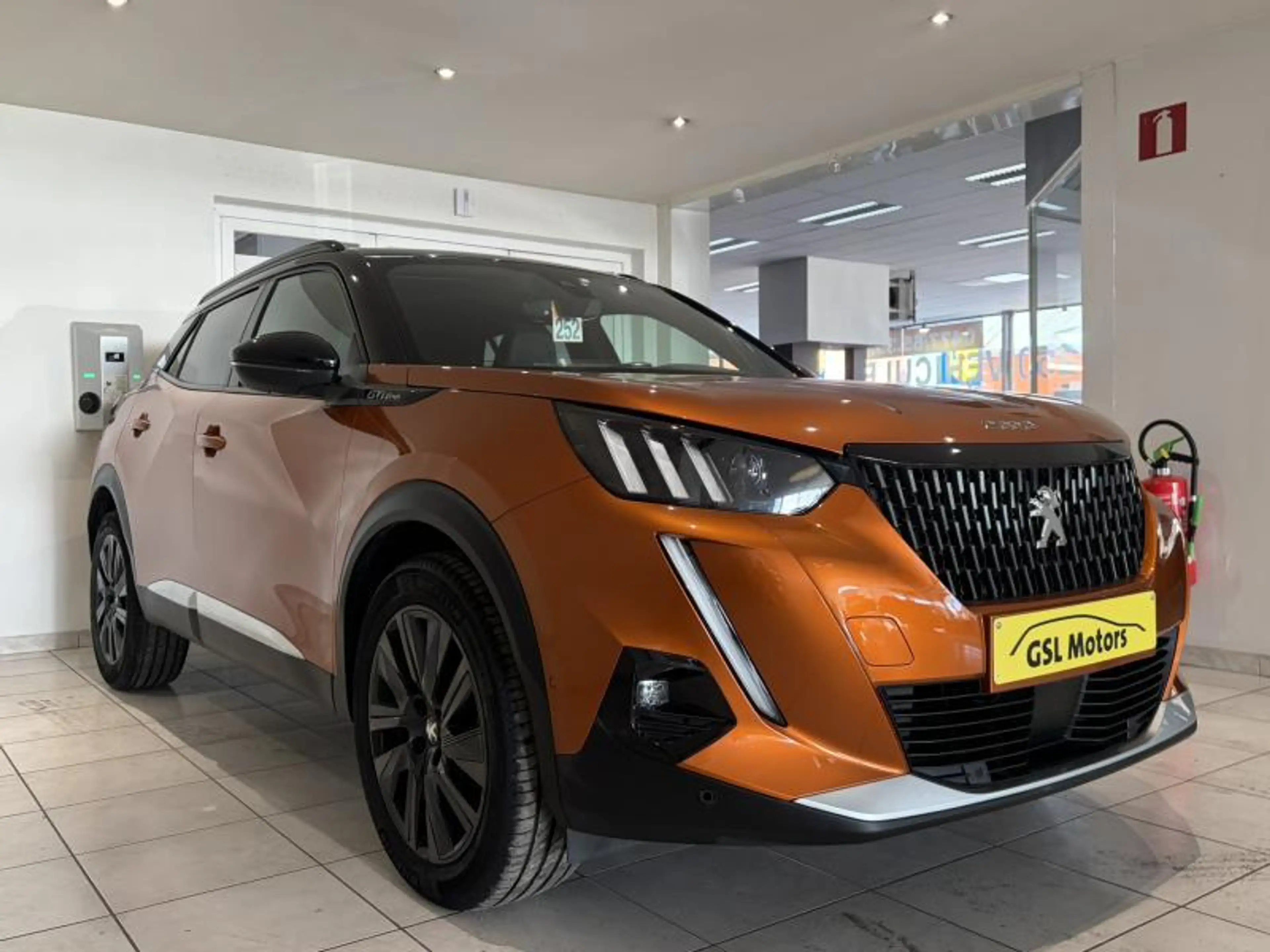 Peugeot 2008 1.2 130cv Orange Gt-Line 05/20 Clim/Capteurs/Cam/C — photo 4