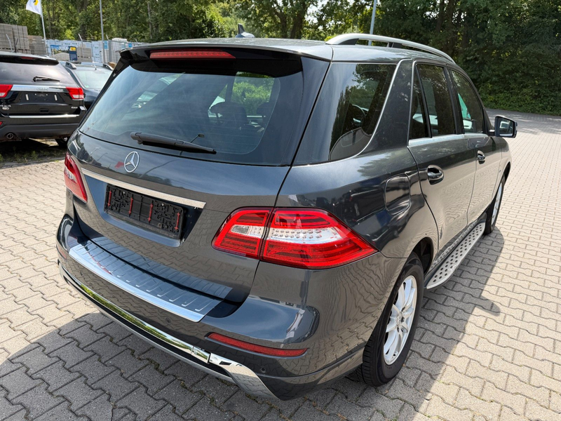 Mercedes-Benz ML 250 CDI BlueTec 4Matic *Leder *Panorama *Navi — photo 8