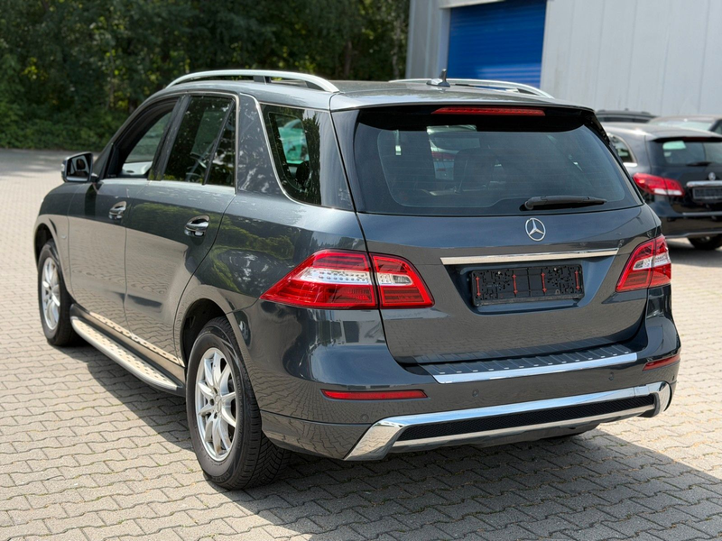 Mercedes-Benz ML 250 CDI BlueTec 4Matic *Leder *Panorama *Navi — photo 10