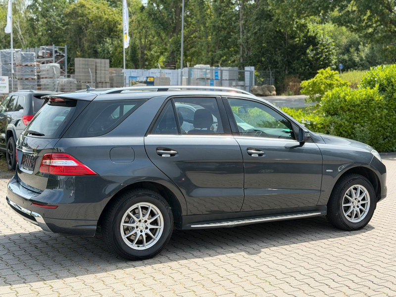 Mercedes-Benz ML 250 CDI BlueTec 4Matic *Leder *Panorama *Navi — photo 9