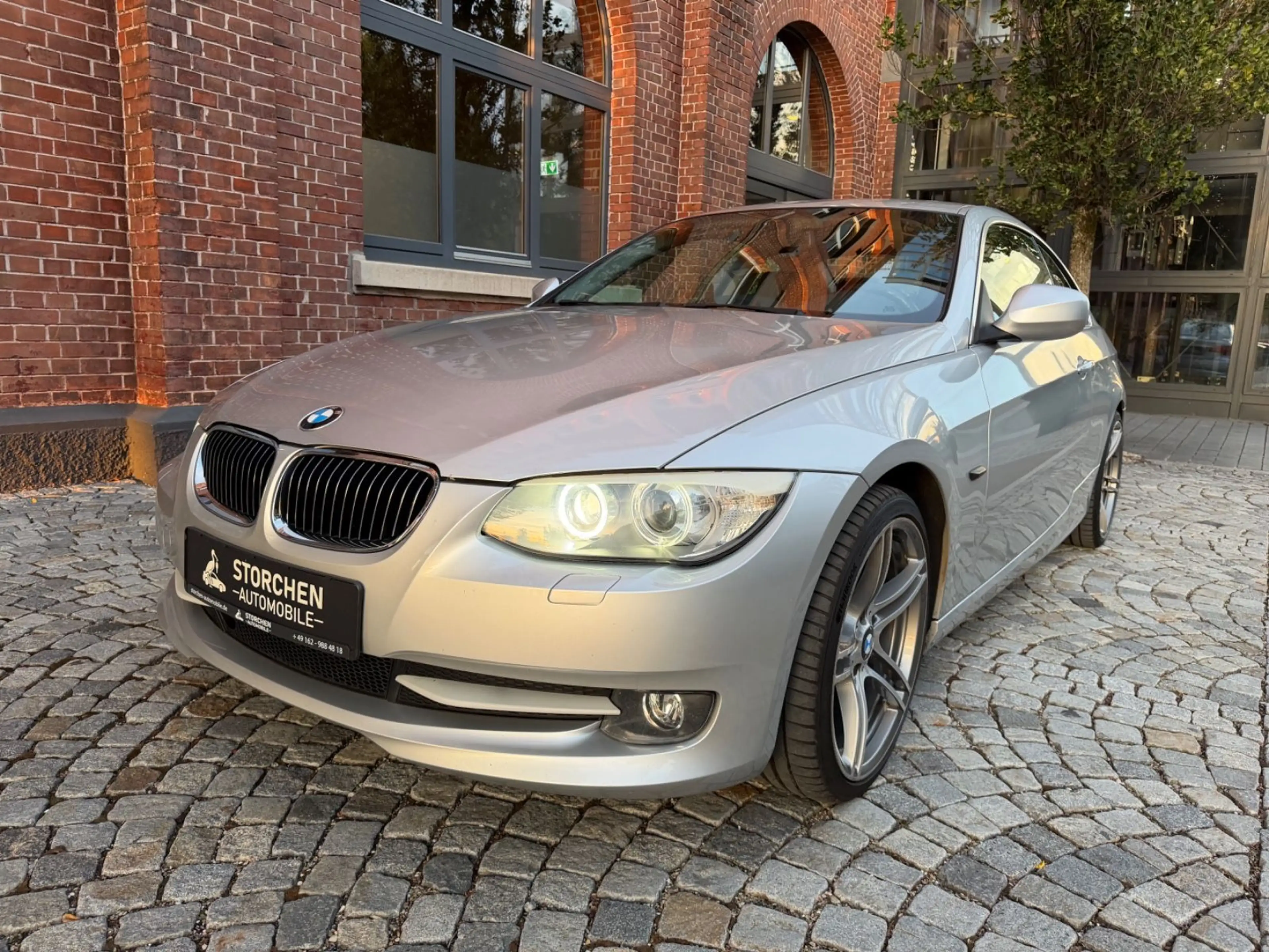 BMW 325 d E92 Coupe *Leder*2.Hand*ACC*8-Fach*Navi*AHK — photo 6