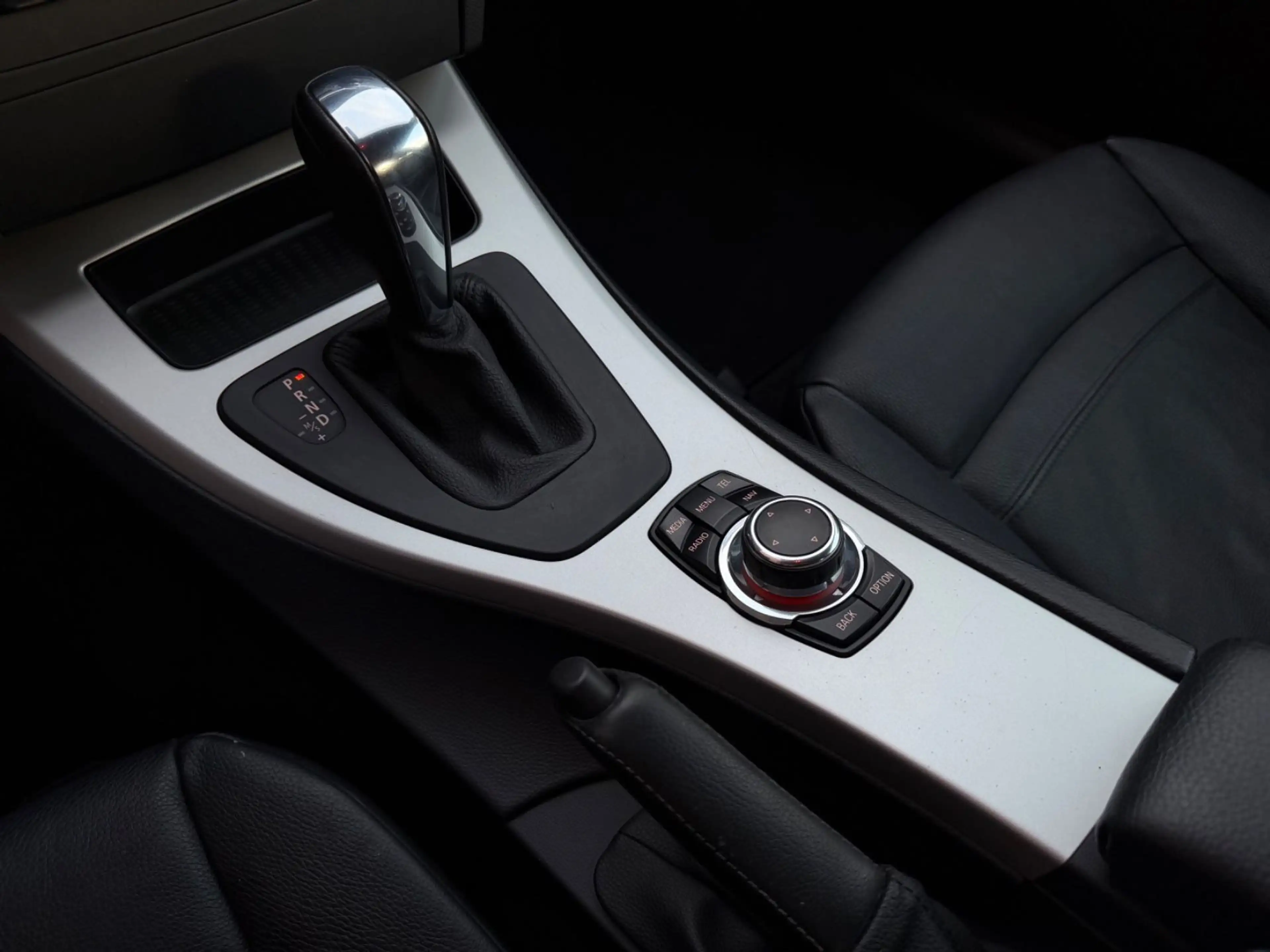 BMW 325 d E92 Coupe *Leder*2.Hand*ACC*8-Fach*Navi*AHK — photo 13