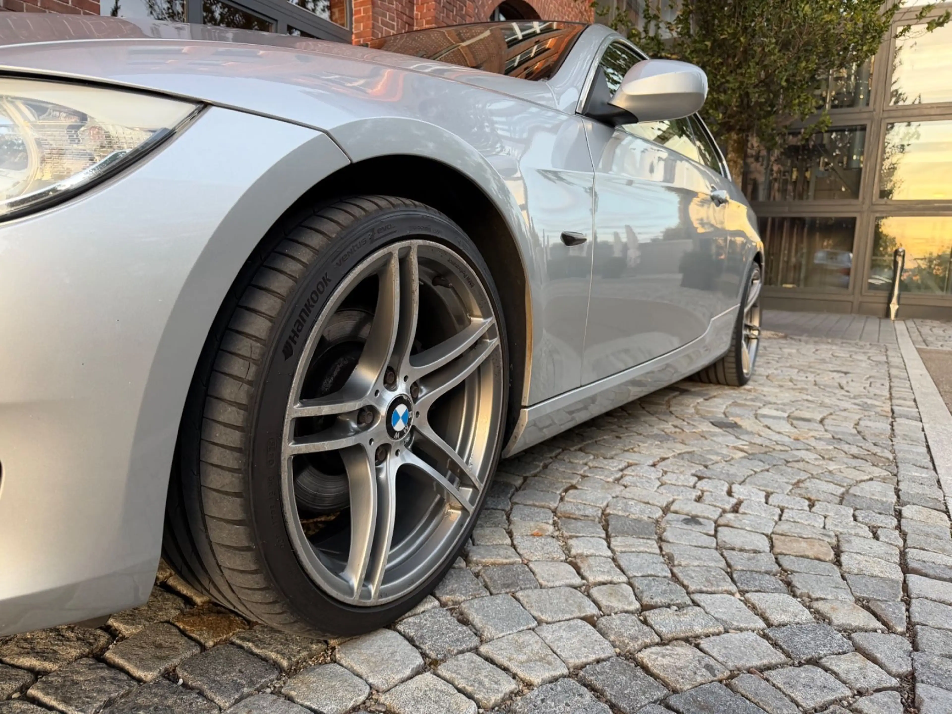BMW 325 d E92 Coupe *Leder*2.Hand*ACC*8-Fach*Navi*AHK — photo 7