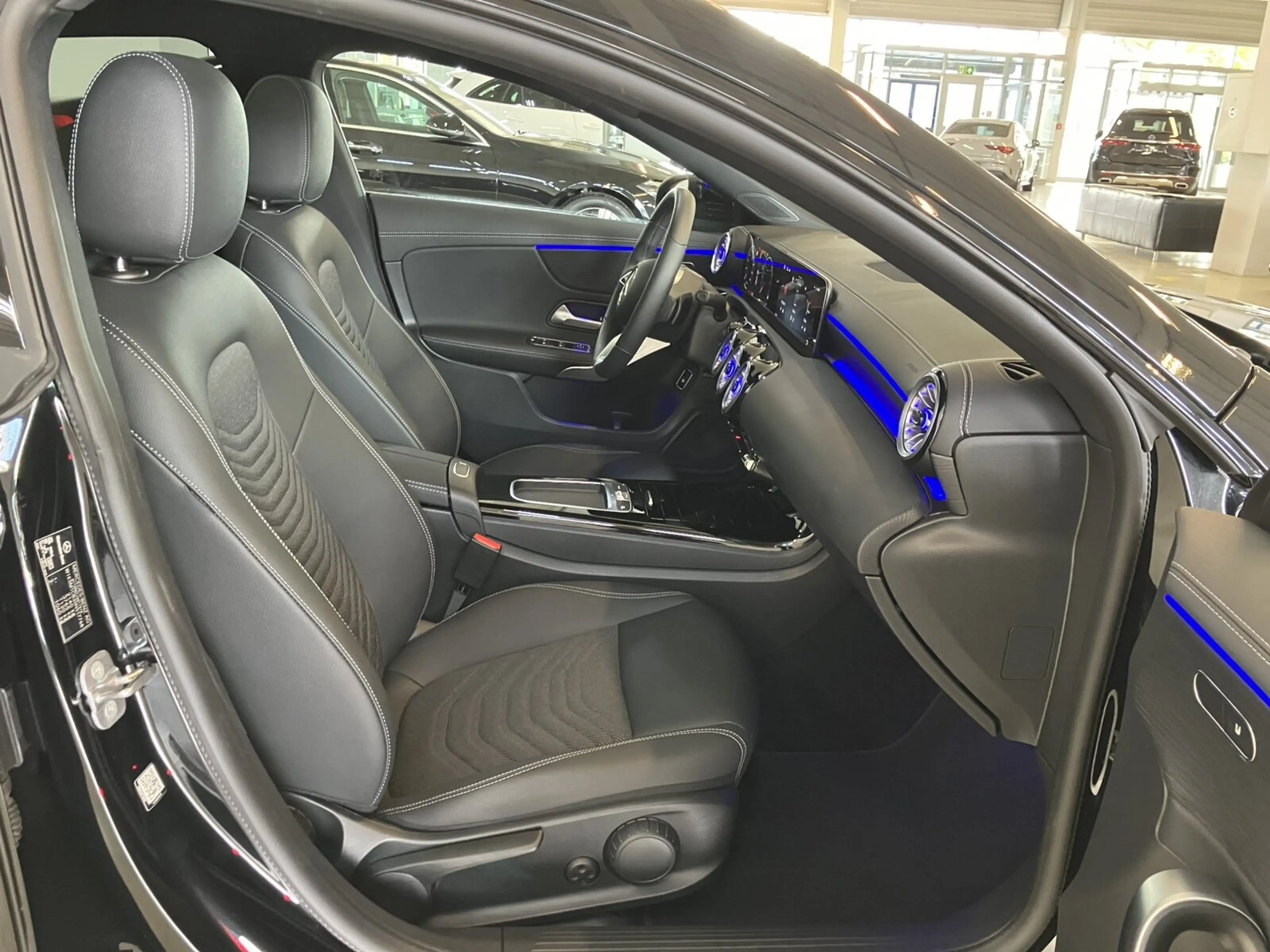 Mercedes-Benz CLA 200 CLA 200 d SB Prog Adv Plus PAno Standh 360 Multibeam — photo 15