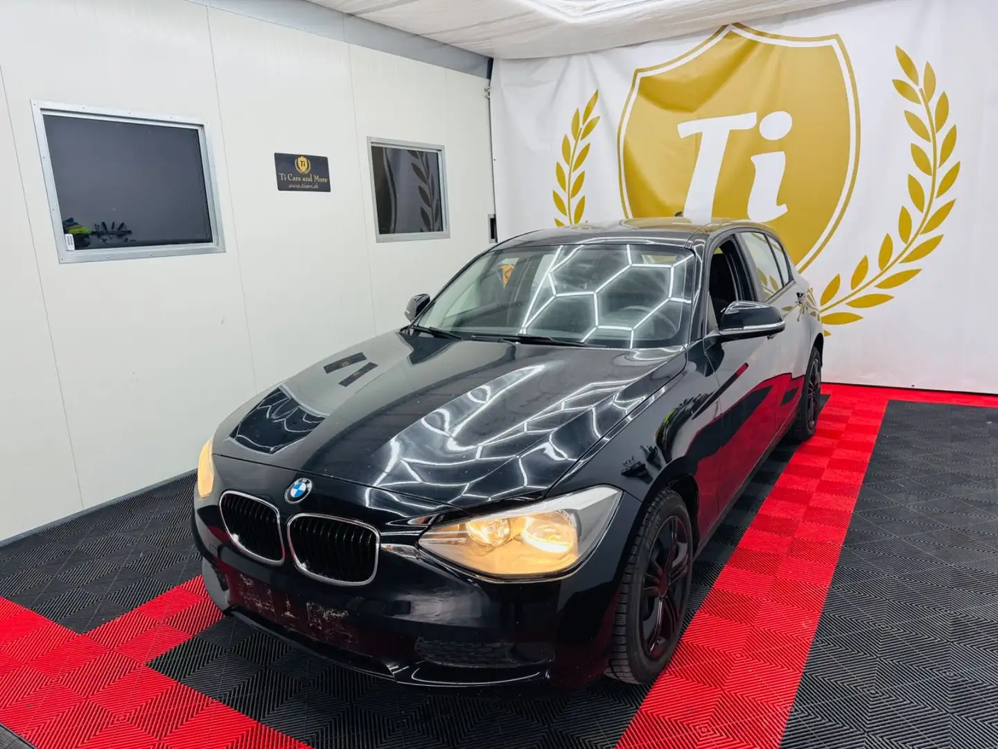 BMW 116 *Baureihe*Lim.*5-trg*116i*Neue-Steuerkette*TÜV* Noir - 1