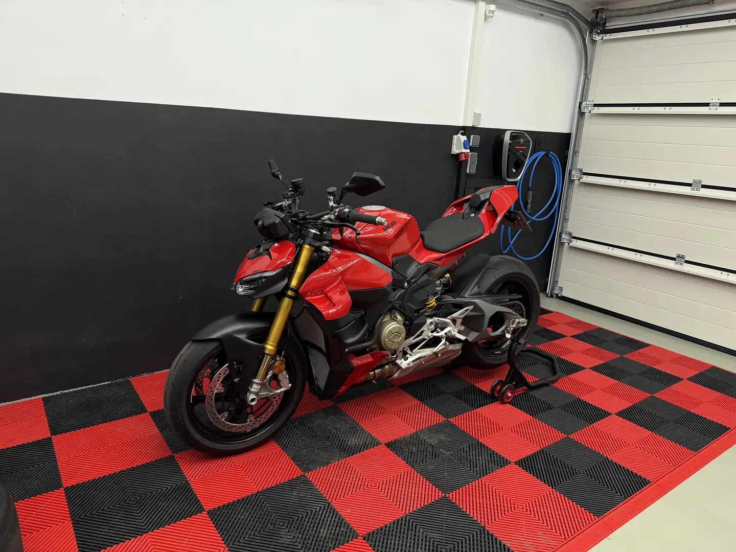 Ducati Streetfighter V4S - 2