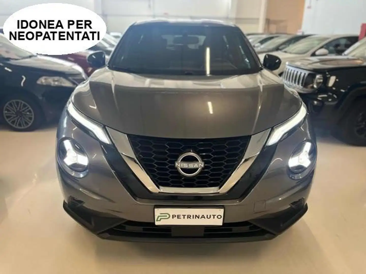 Nissan Juke 1.0 DIG-T 114 CV N-Connecta Grijs - 2